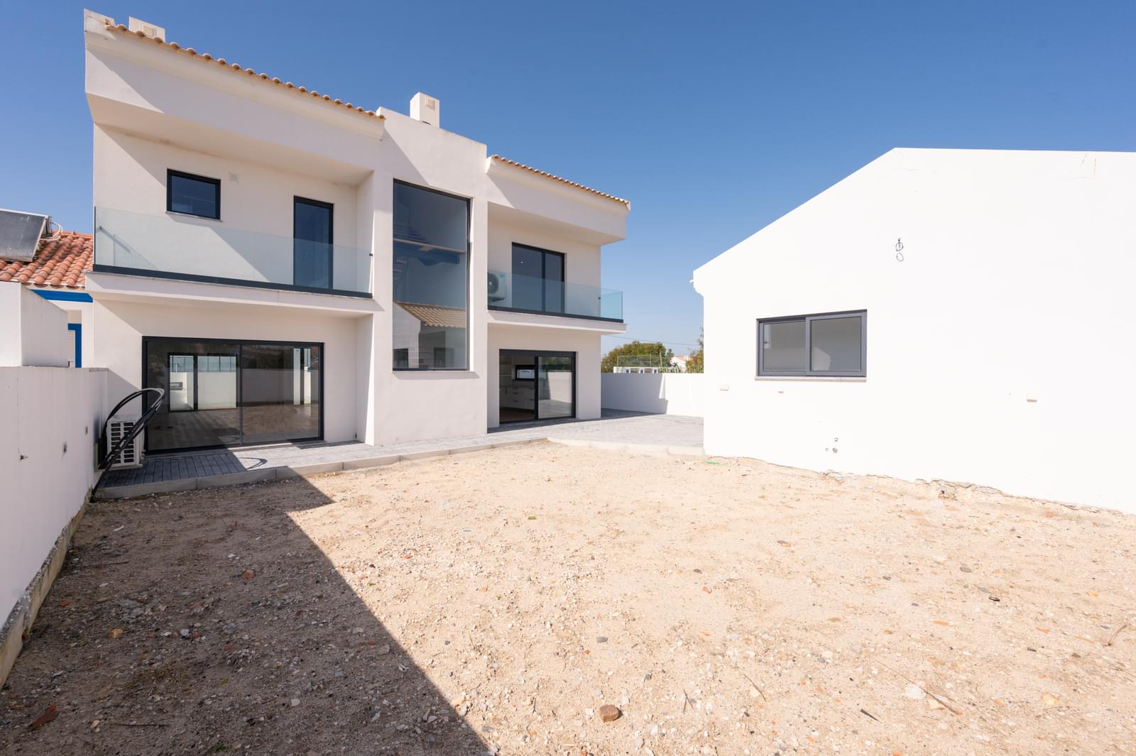 4 Bedroom Villa/Townhouse's Image 3