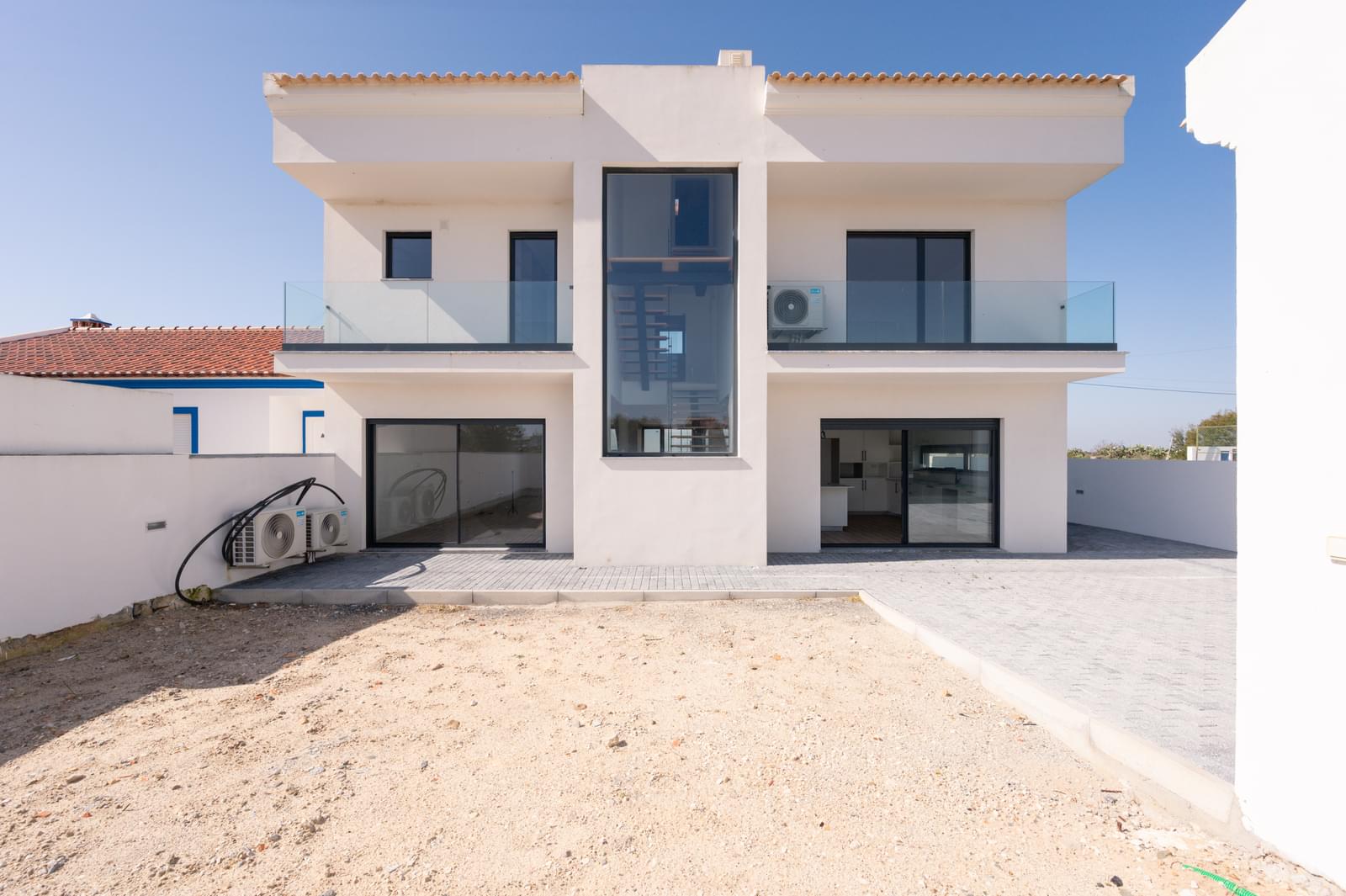 4 Bedroom Villa/Townhouse's Image 4