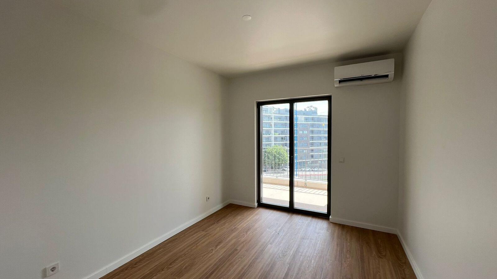 Apartamento T4 com piscina, Loures - Imagem 17