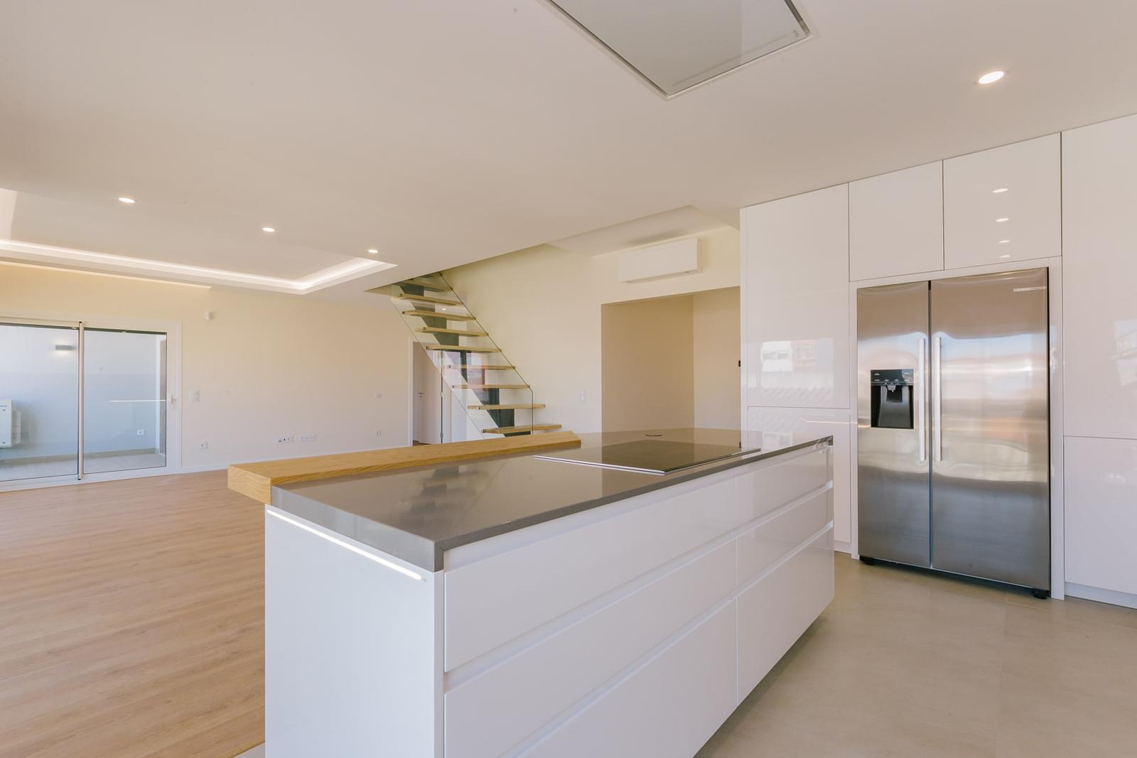 Duplex T4 com jardim, Alcochete - Imagem 7