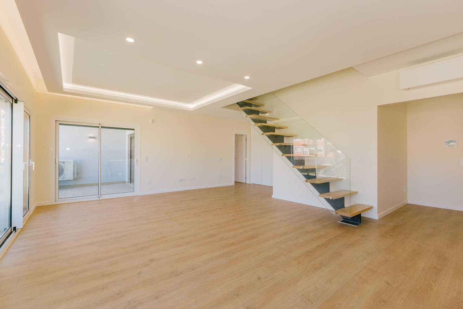 Duplex T4 com jardim, Alcochete - Imagem 10