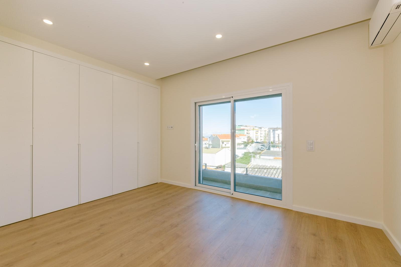 Duplex T4 com jardim, Alcochete - Imagem 20