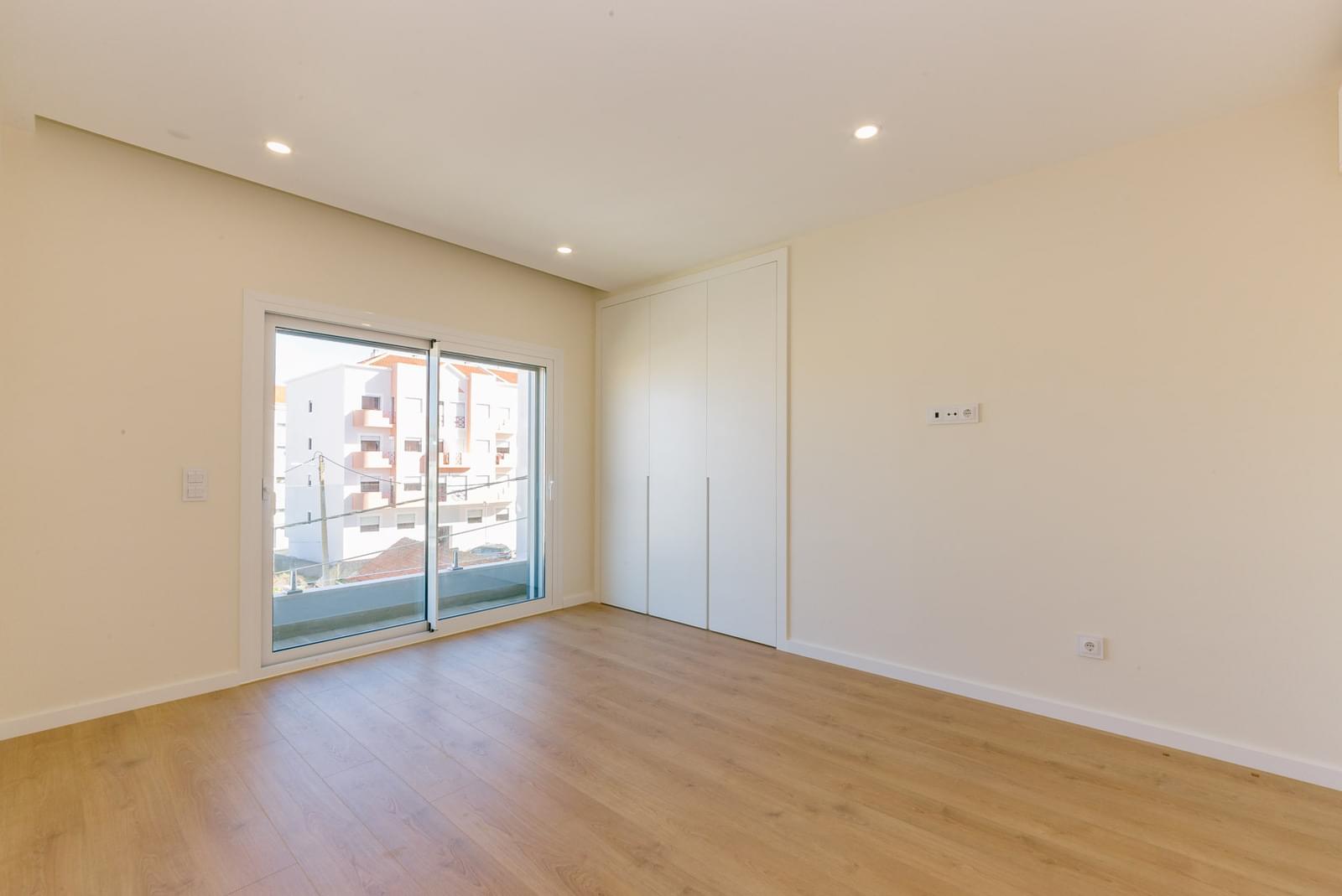 Duplex T4 com jardim, Alcochete - Imagem 22