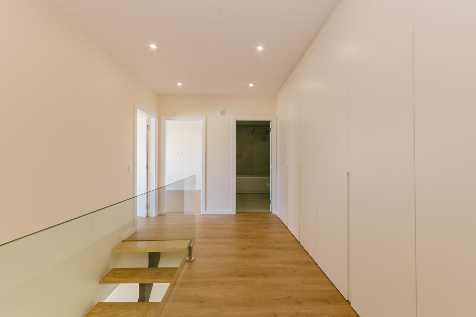 Duplex T4 com jardim, Alcochete - Imagem 27