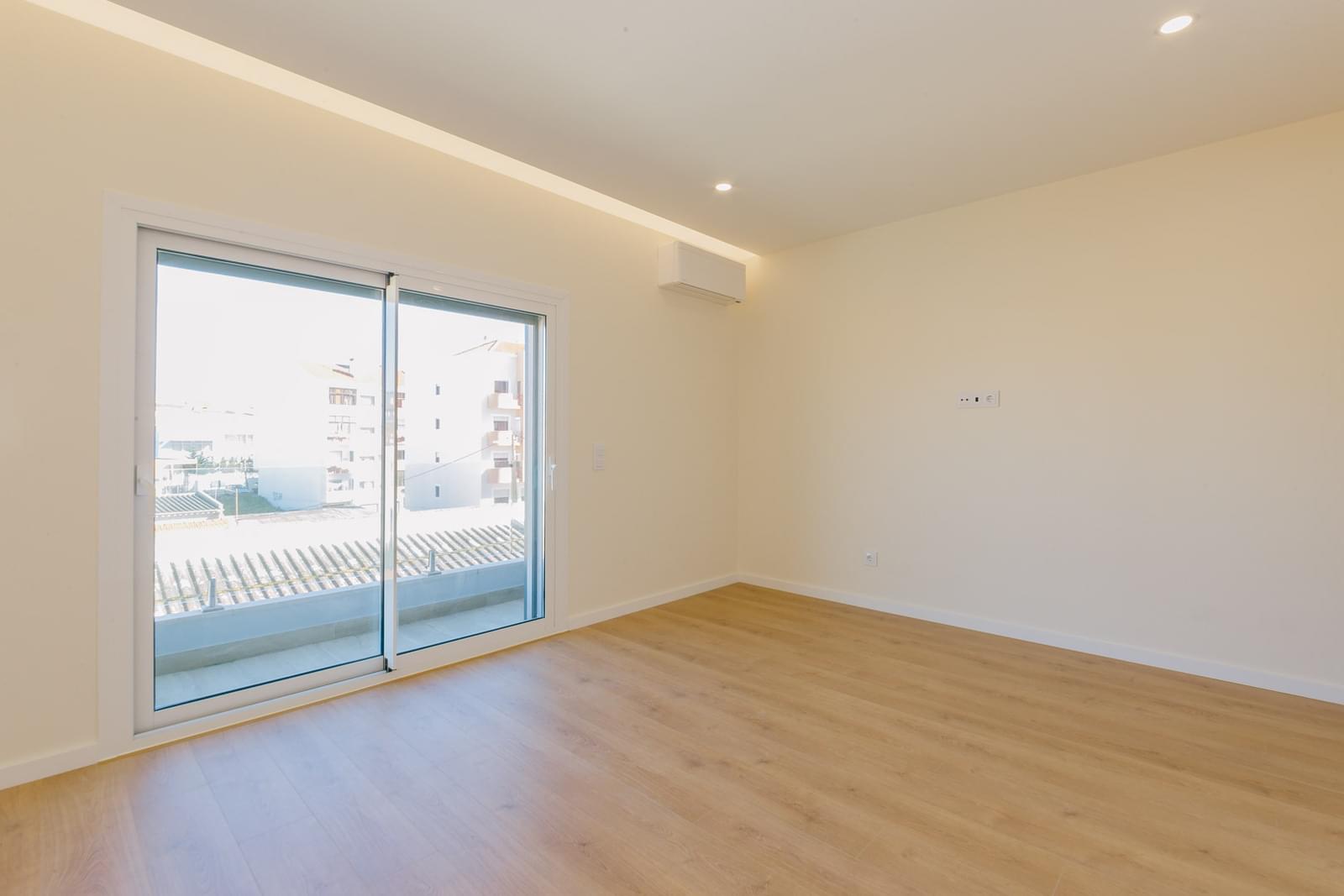 Duplex T4 com jardim, Alcochete - Imagem 32