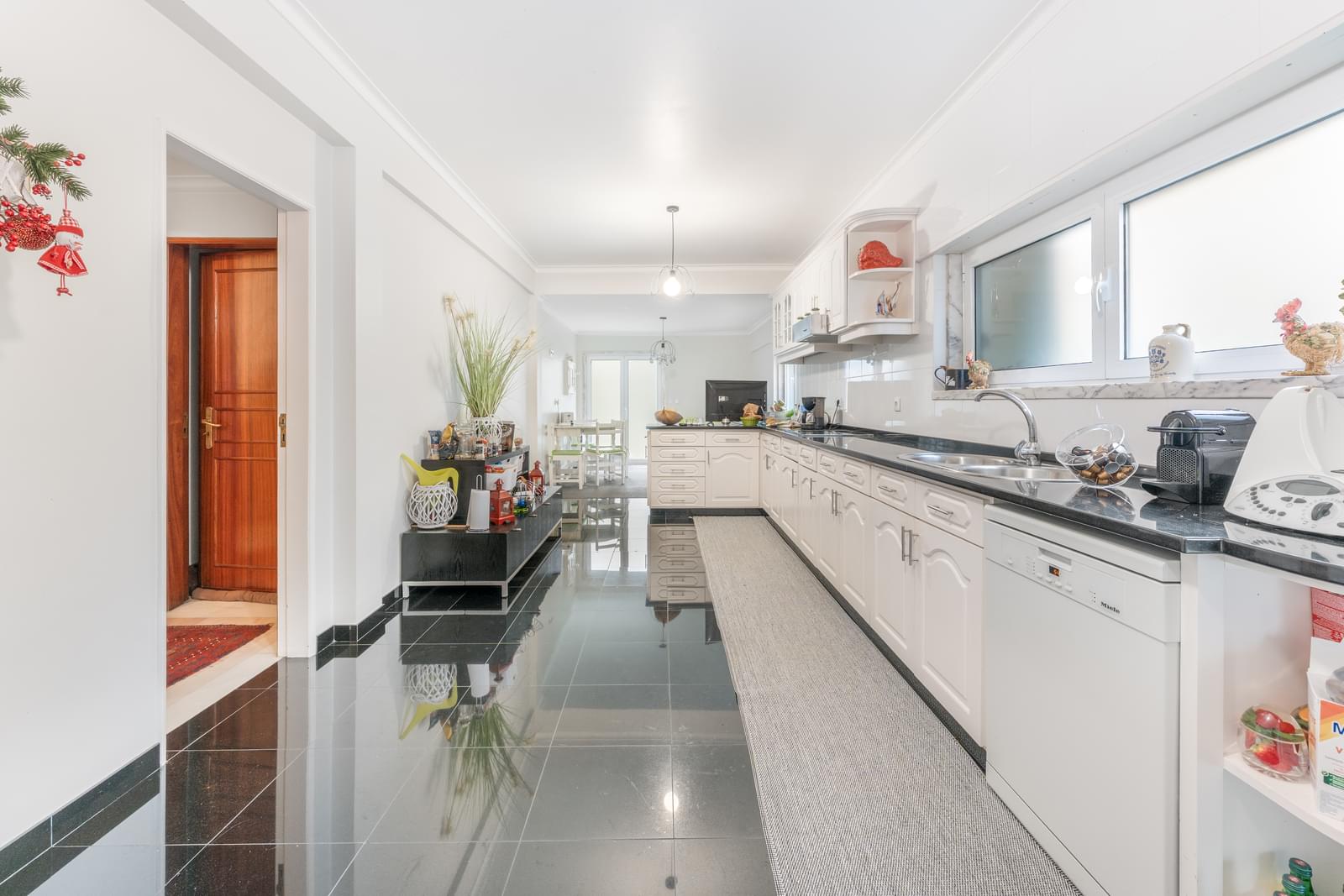 4 Bedroom Villa/Townhouse's Image 10