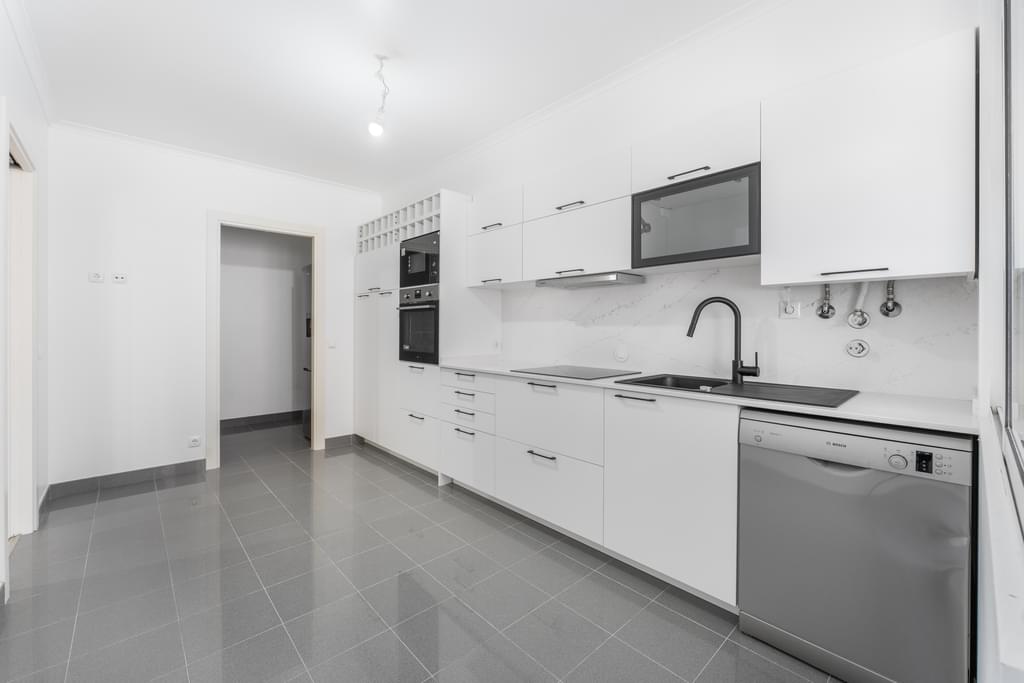 3 Bedroom Apartment with parking, Praça de Espanha, Lisboa 2074825528