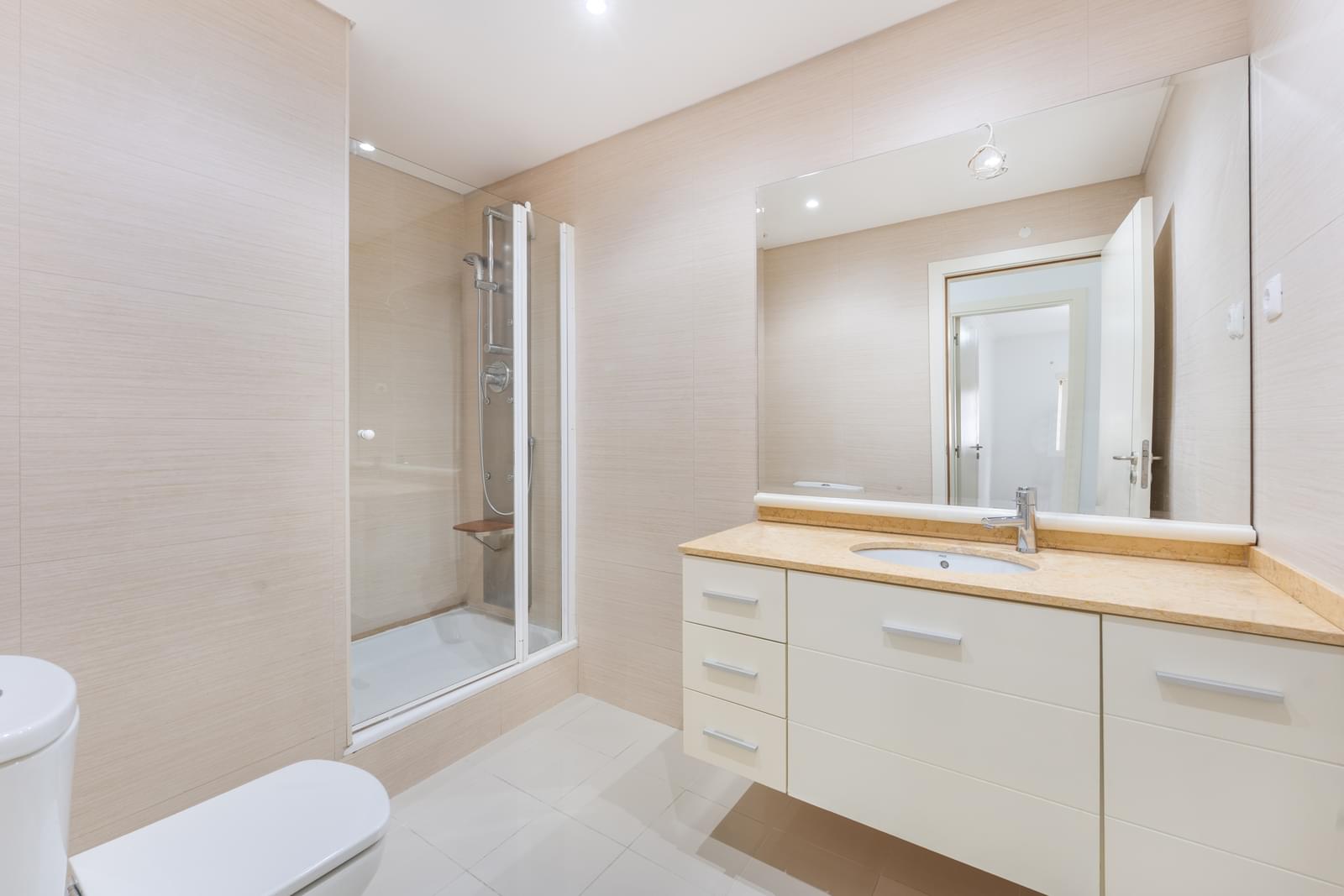 Apartamento T3 com estacionamento, Praça de Espanha, Lisboa - Imagem 18