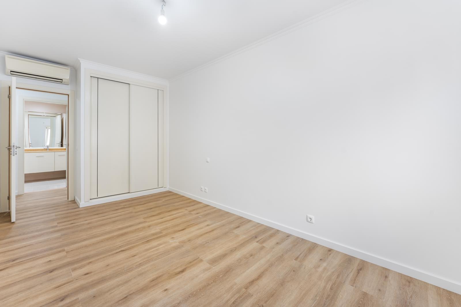 Apartamento T3 com estacionamento, Praça de Espanha, Lisboa - Imagem 12