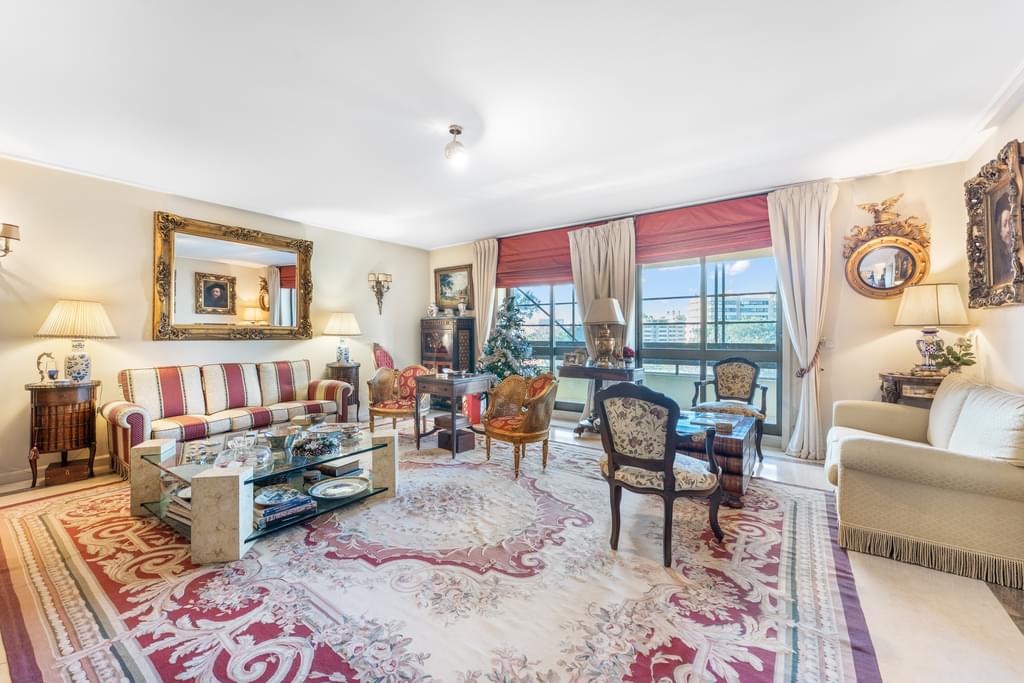 4 Bedroom Apartment with swimming pool, Sete Rios, Lisboa 2005419246