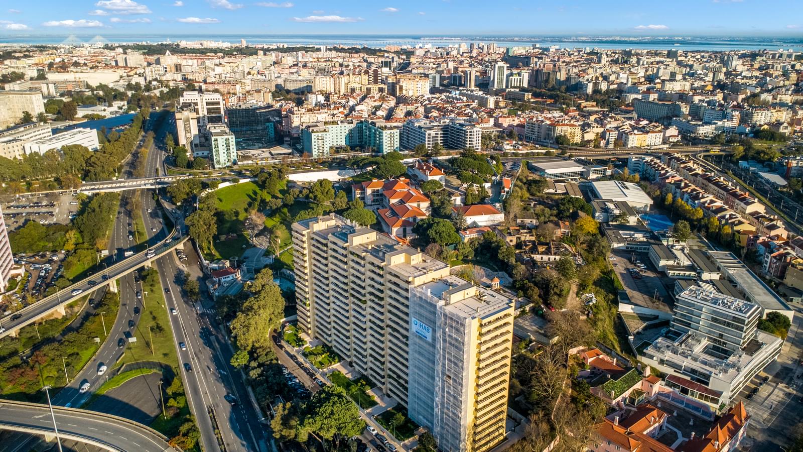 Apartamento T4 com piscina, Sete Rios, Lisboa - Imagem 35