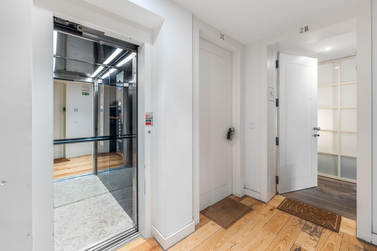 Apartamento T0 + 1 com vista, Chiado, Lisboa - Imagem 3