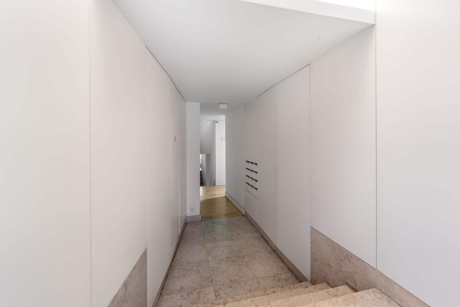 Apartamento T0 + 1 com vista, Chiado, Lisboa - Imagem 2