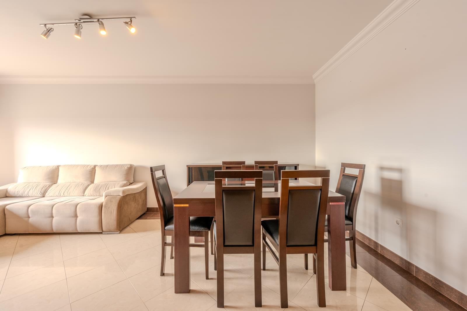 Apartamento T2 com estacionamento, Montijo - Imagem 9