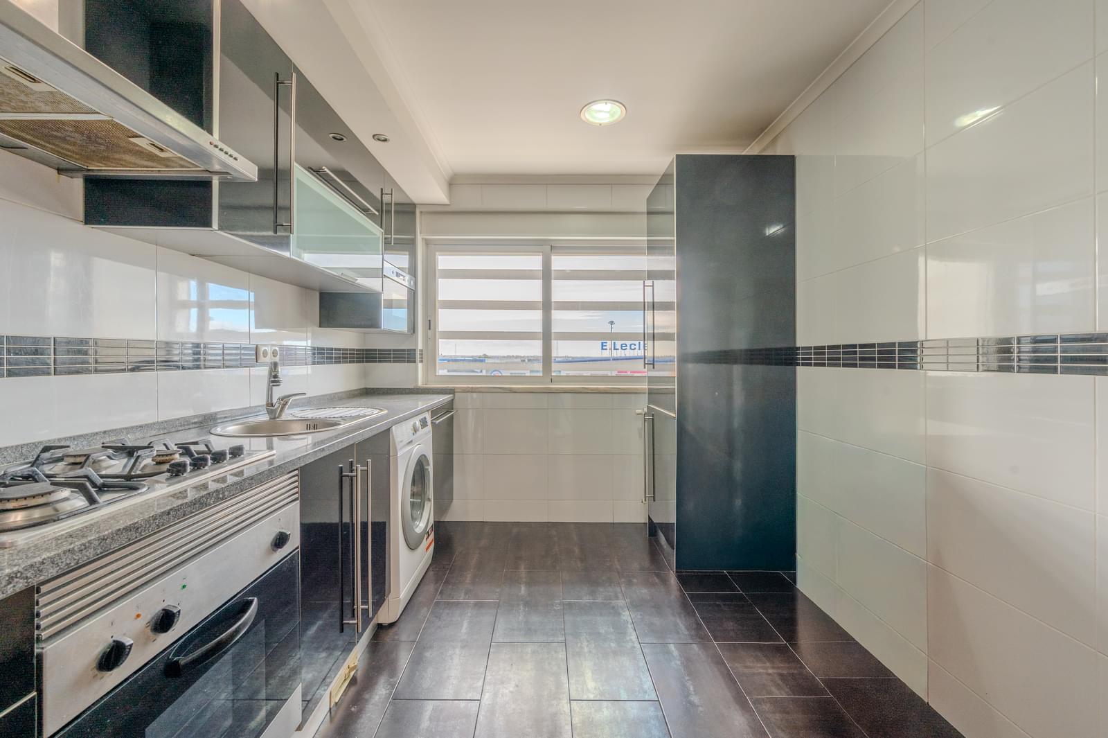 Apartamento T2 com estacionamento, Montijo - Imagem 11