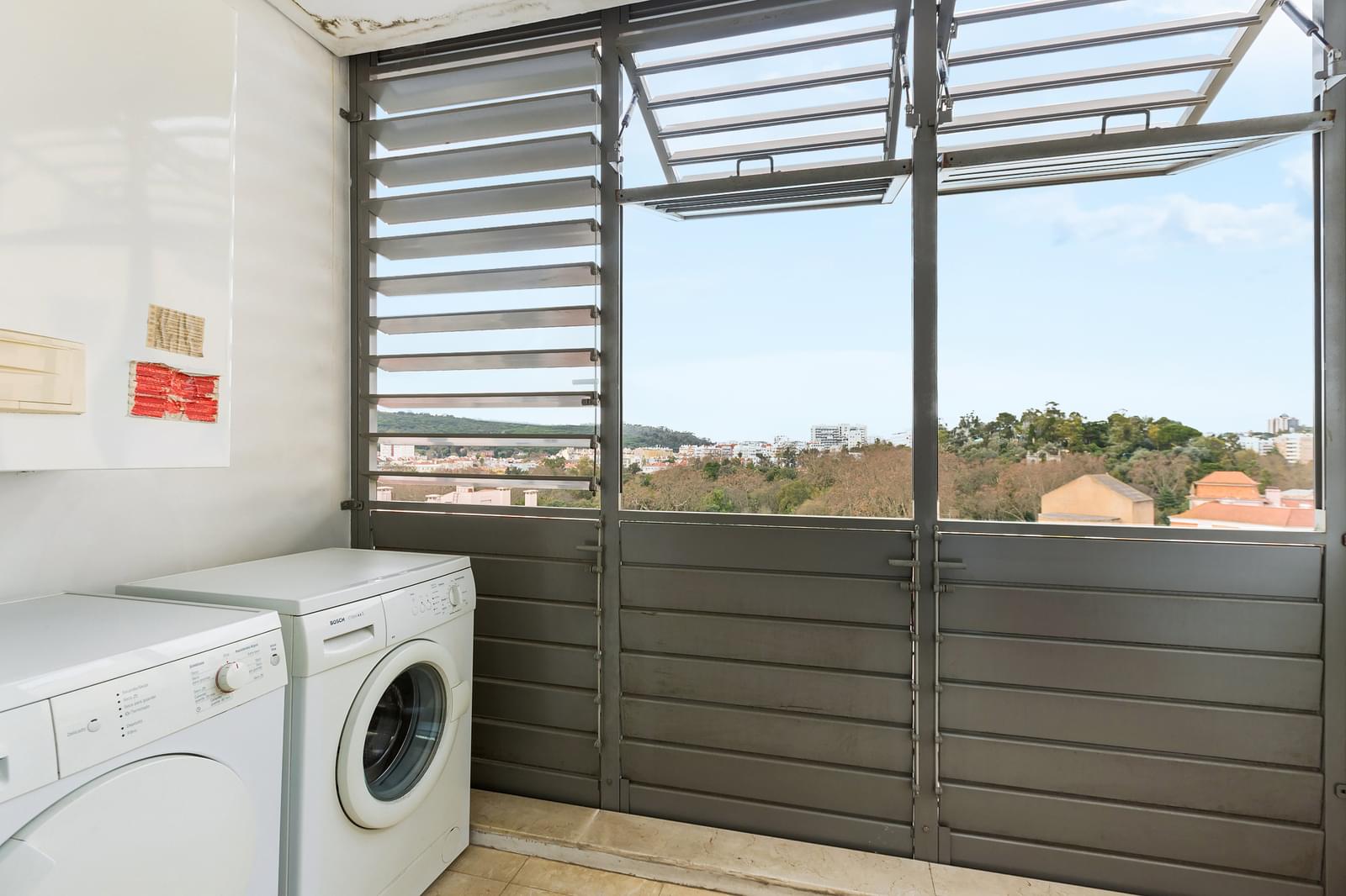 Apartamento T3 com vista, Laranjeiras, Lisboa - Imagem 15