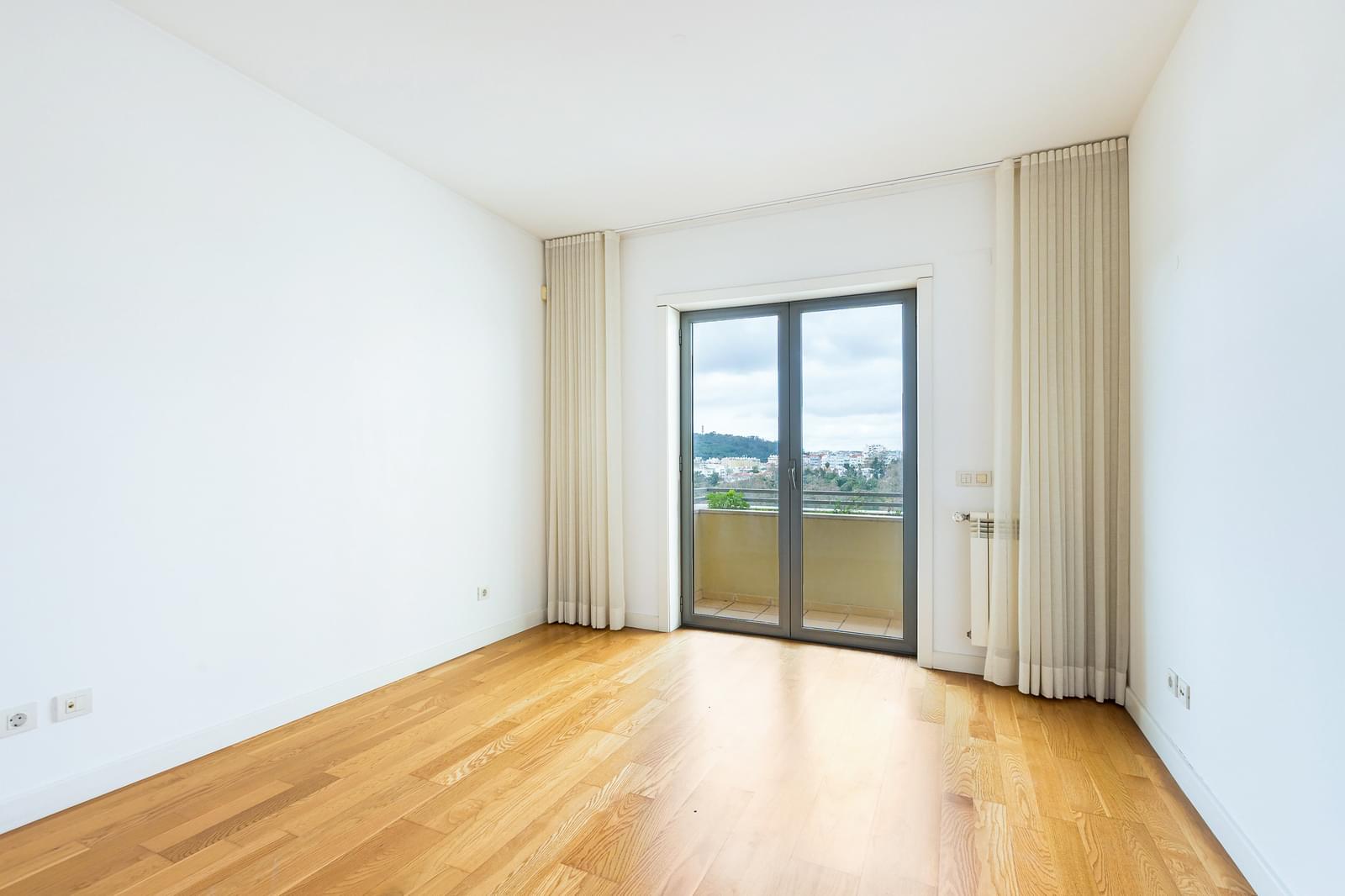 Apartamento T3 com vista, Laranjeiras, Lisboa - Imagem 17