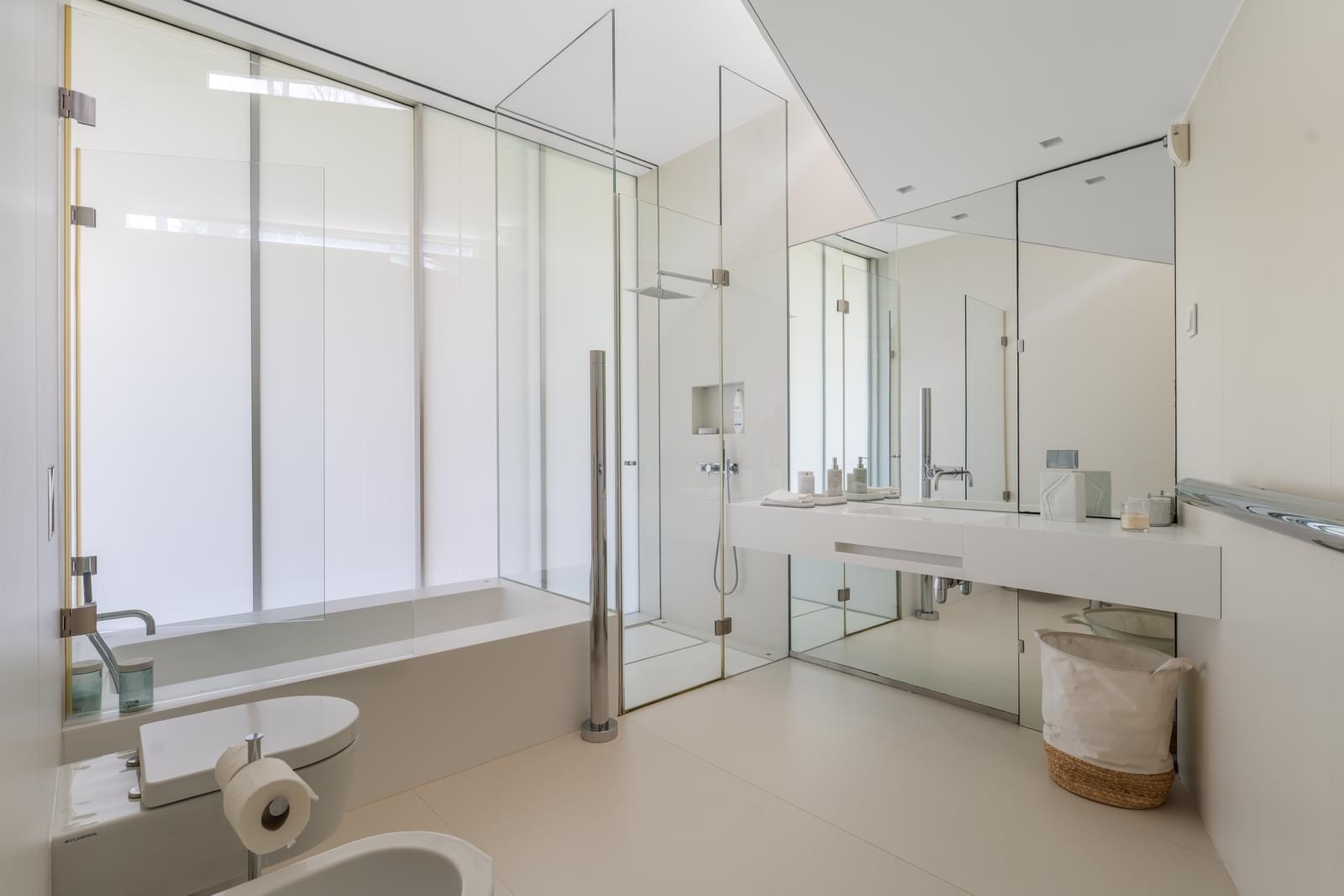 8 Bedroom Villa/Townhouse's Image 43