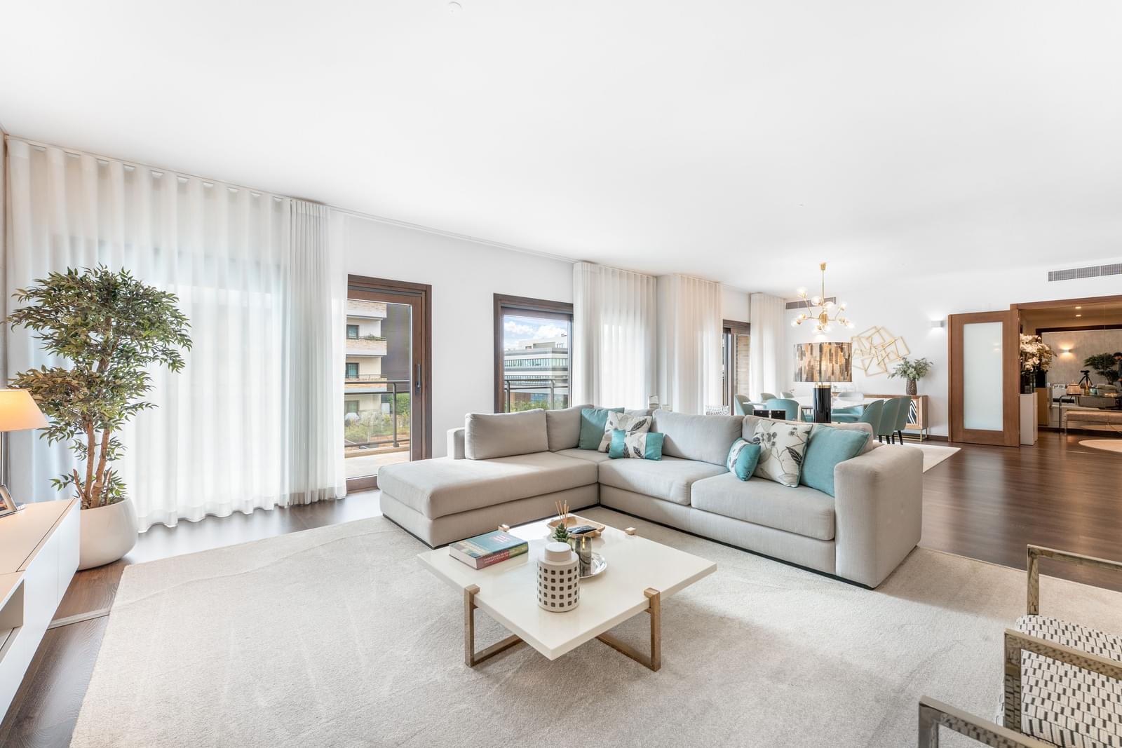 4 Bedroom Apartment/Flat's Image 4