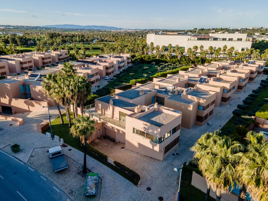 4 Bedroom Semi-detached house with swimming pool, Albufeira 945368667