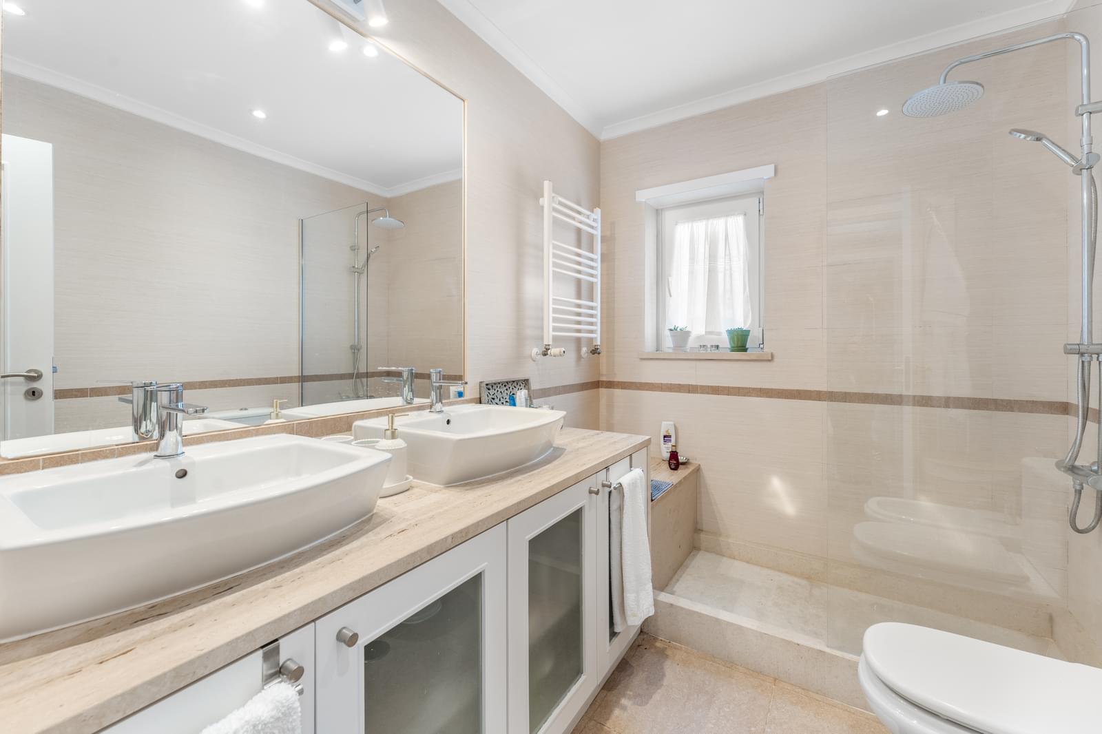 4 Bedroom Villa/Townhouse's Image 18
