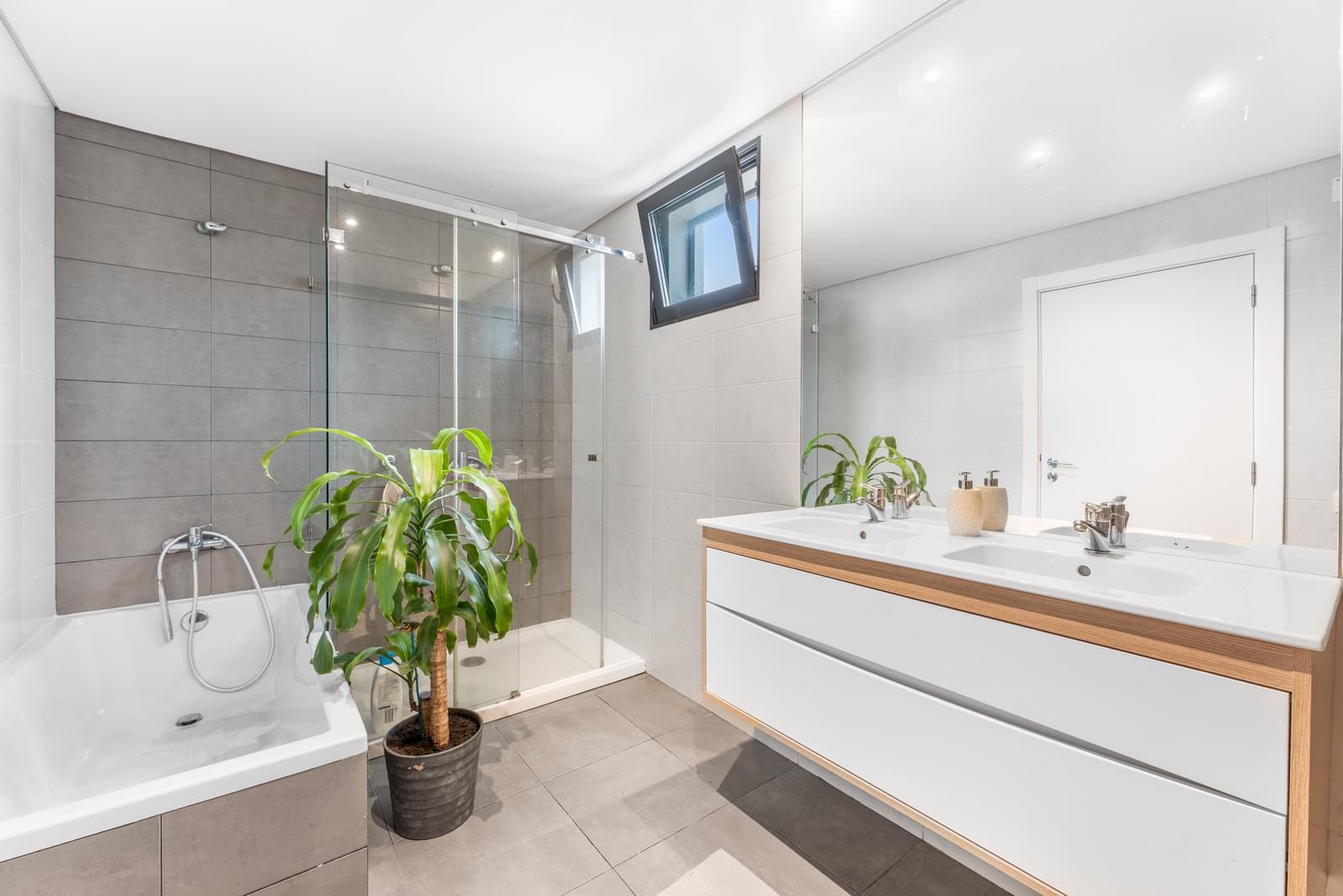 4 Bedroom Villa/Townhouse's Image 14