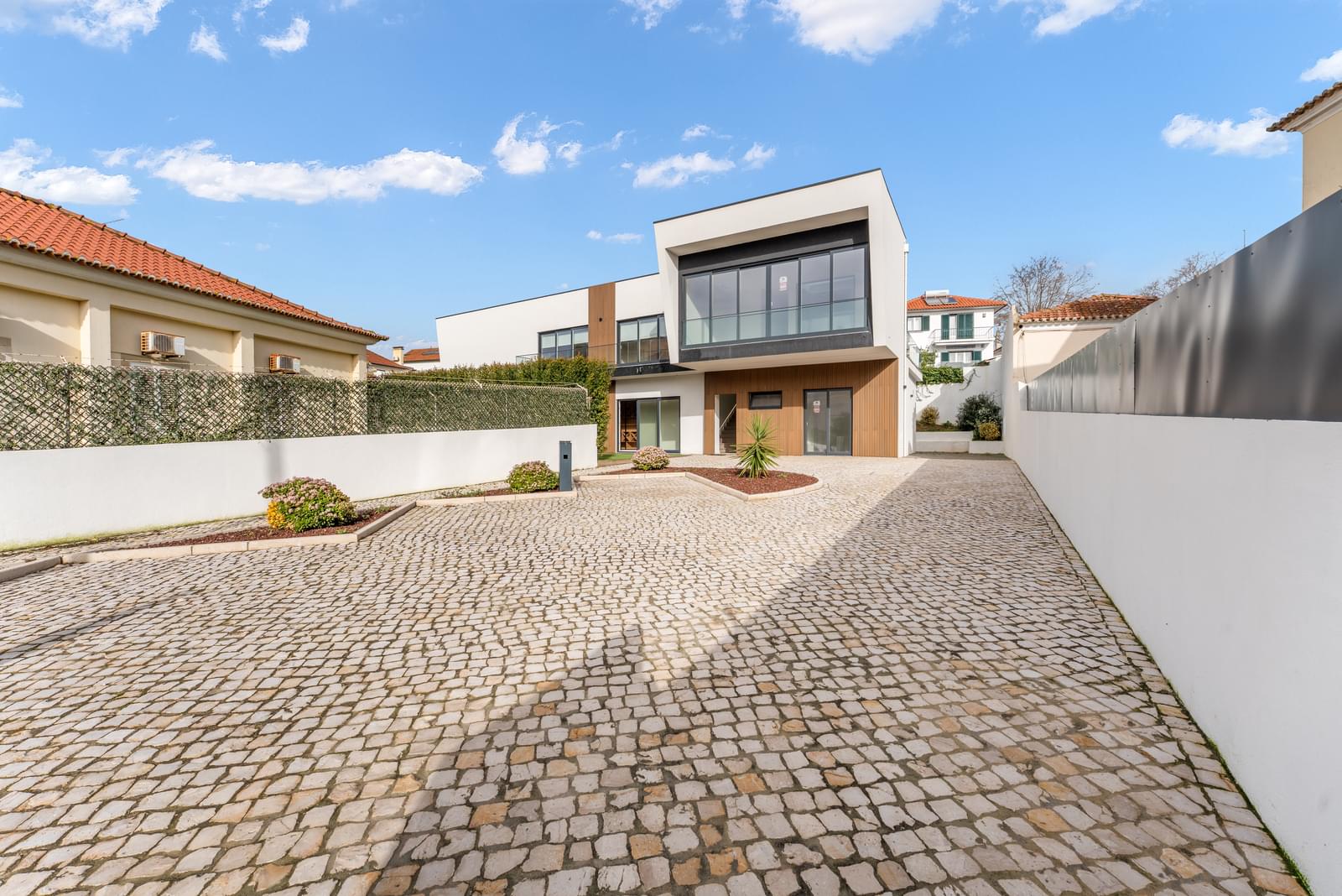 4 Bedroom Villa/Townhouse's Image 2