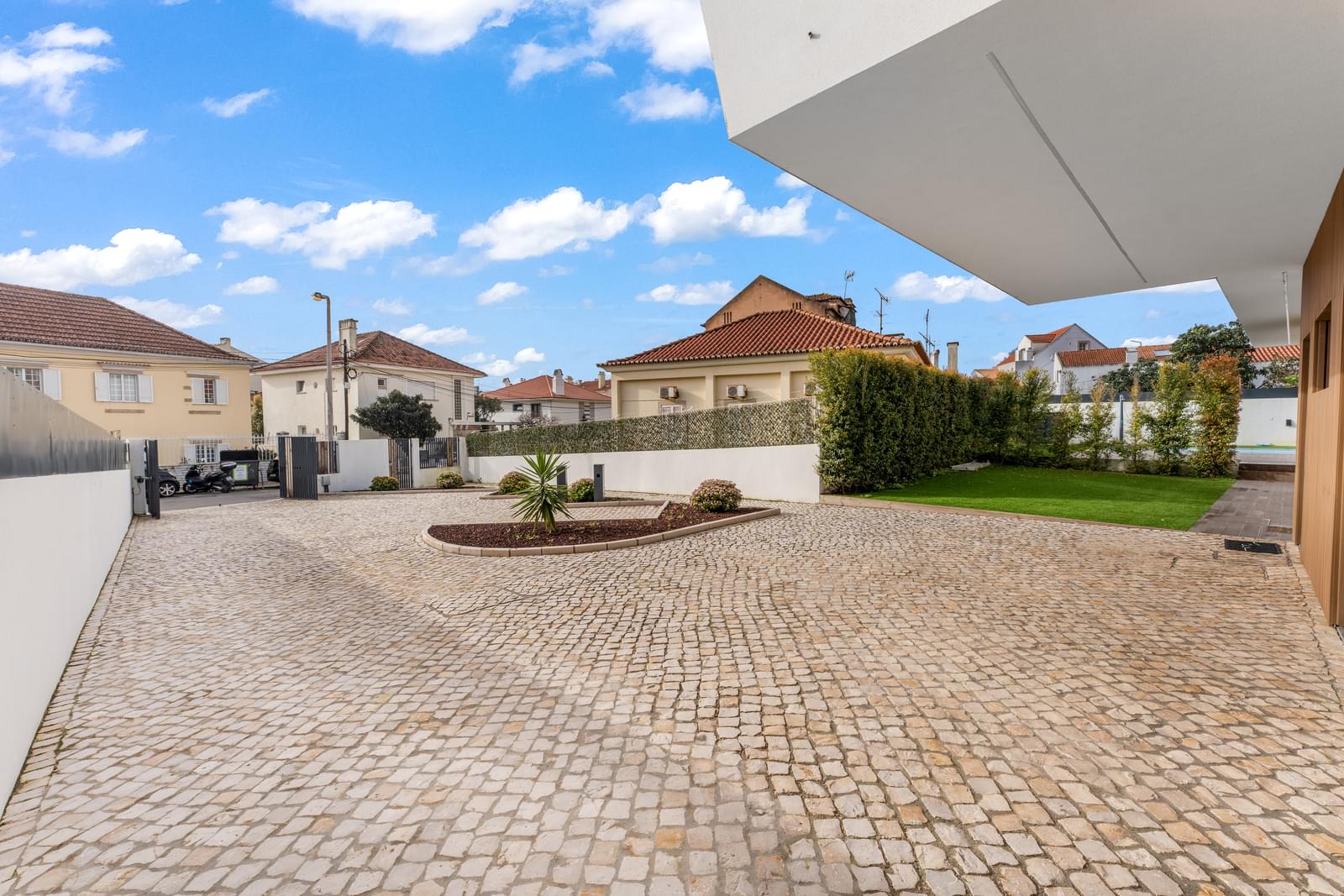 4 Bedroom Villa/Townhouse's Image 3