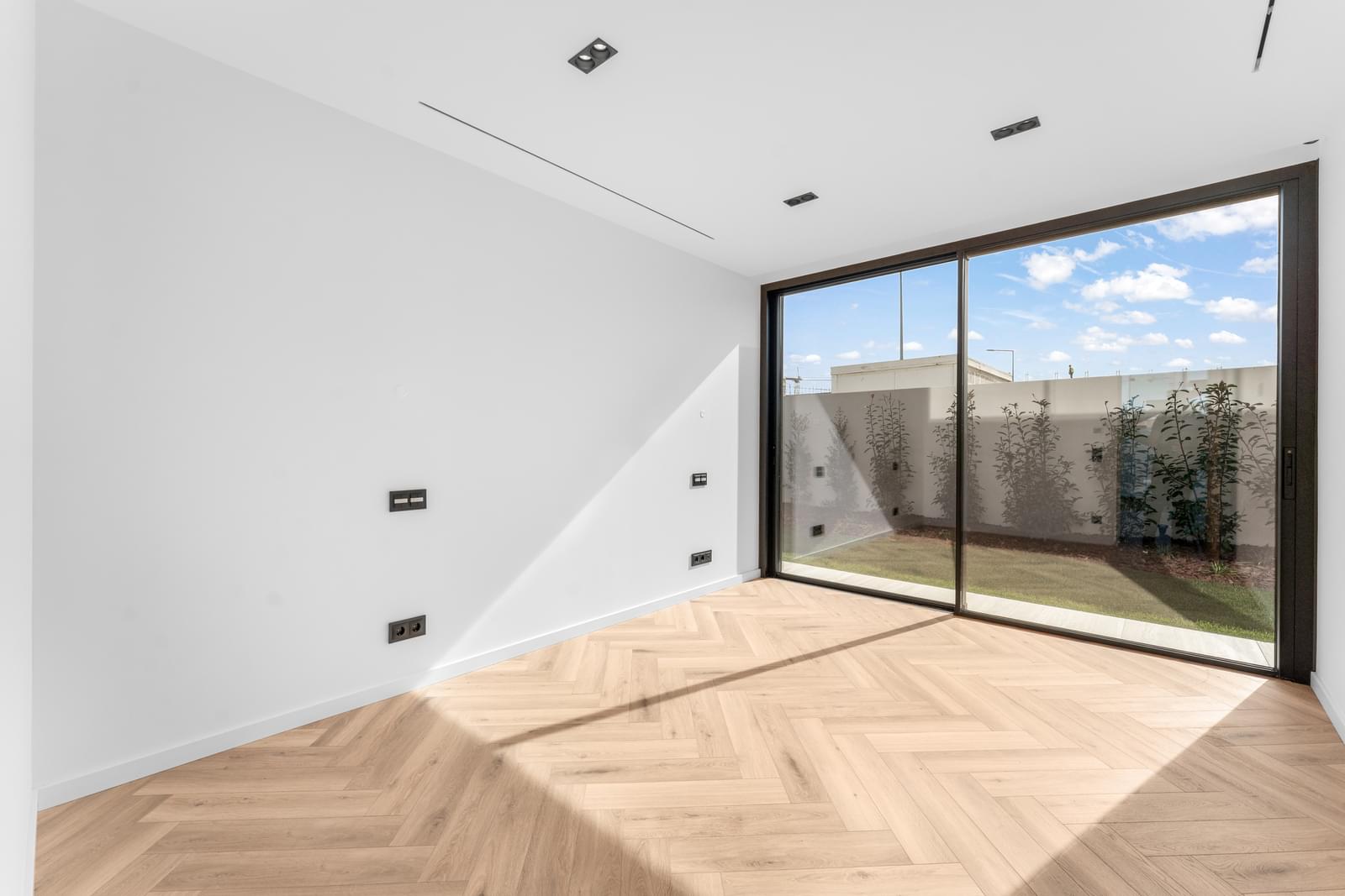 5 Bedroom Villa/Townhouse's Image 8