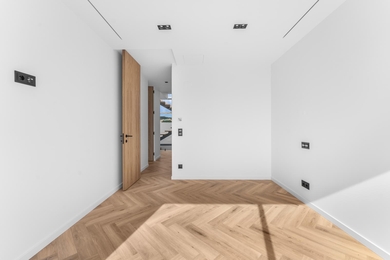 5 Bedroom Villa/Townhouse's Image 9
