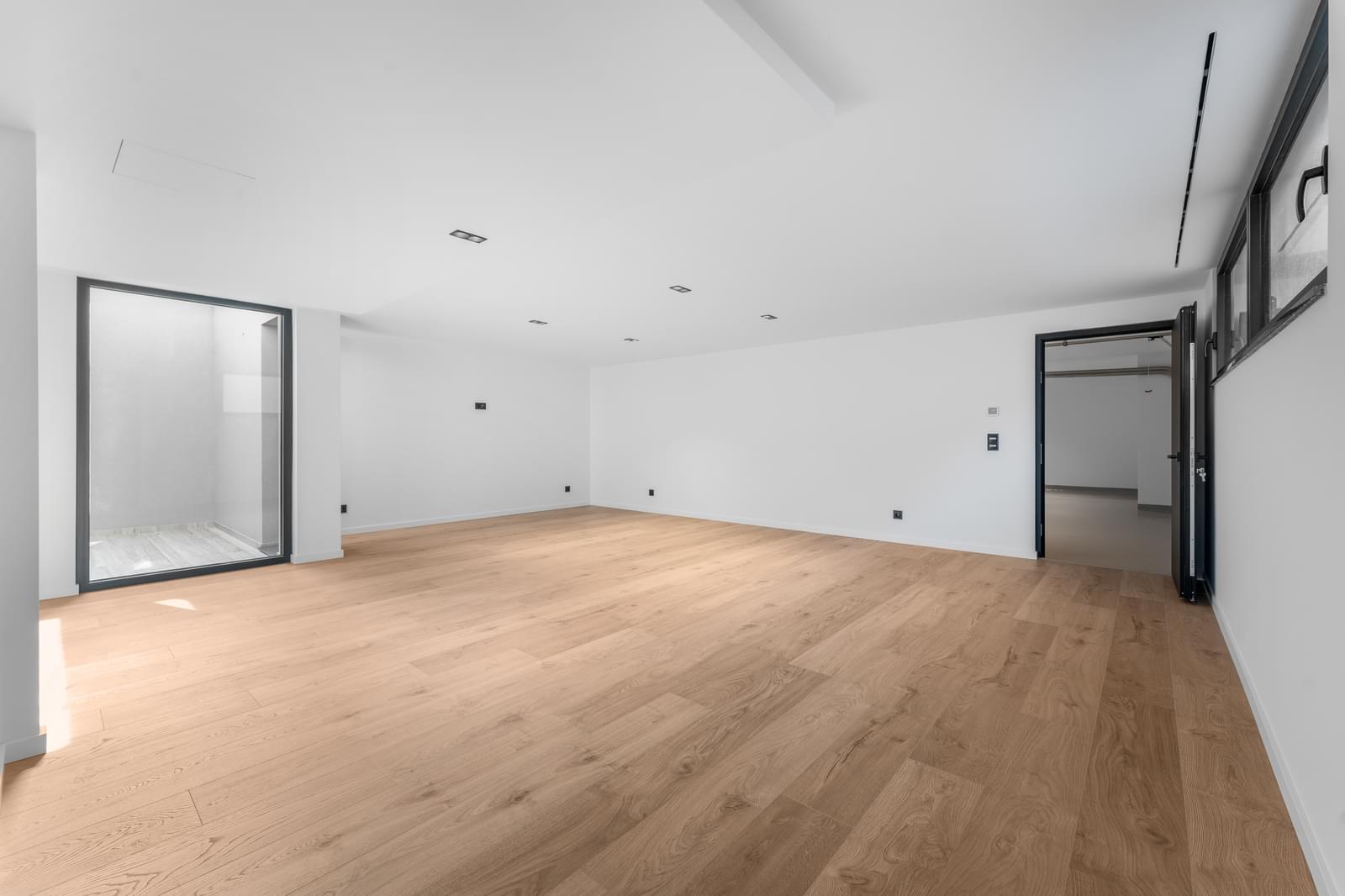 5 Bedroom Villa/Townhouse's Image 28