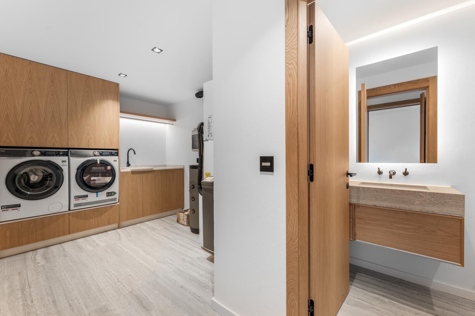5 Bedroom Villa/Townhouse's Image 34