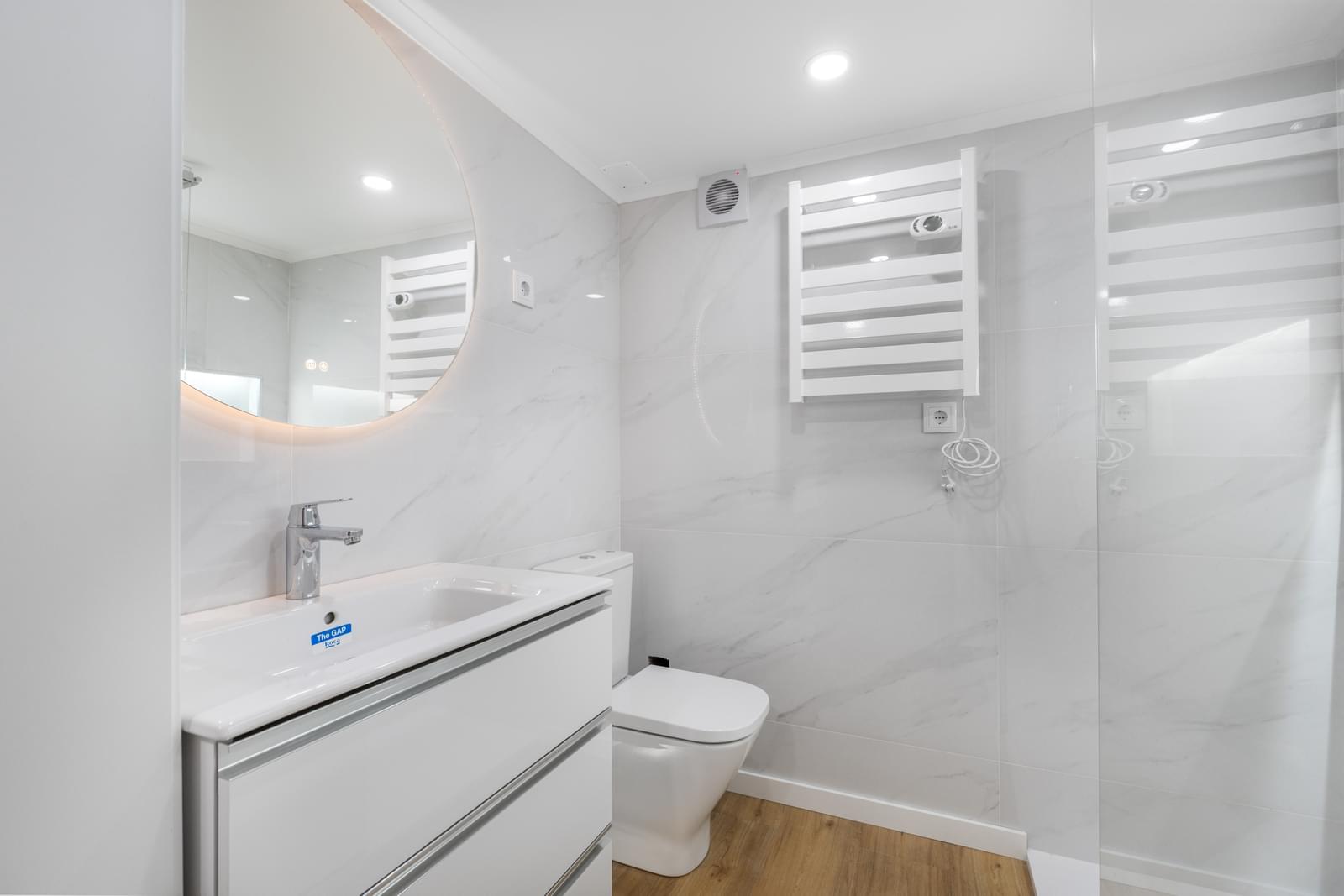 1 Bedroom Apartment with balcony, Príncipe Real, Lisboa - Image 11