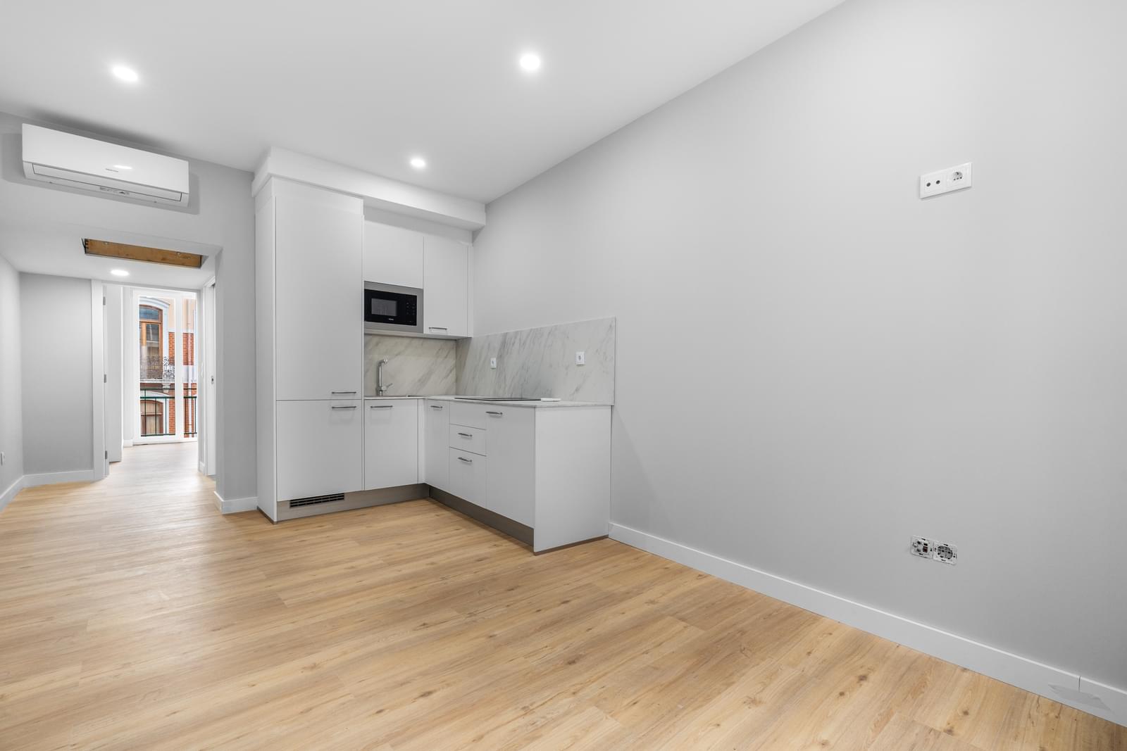 1 Bedroom Apartment with balcony, Príncipe Real, Lisboa - Image 18