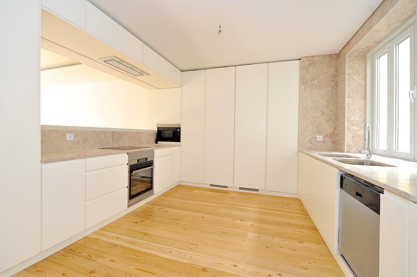 4 Bedroom Apartment/Flat's Image 5
