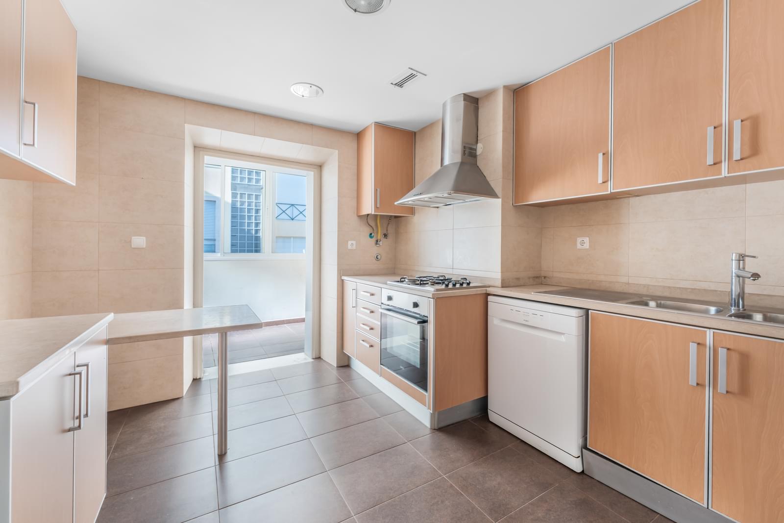 2 Bedroom Apartment with a view, Estrela, Lisboa - Image 23