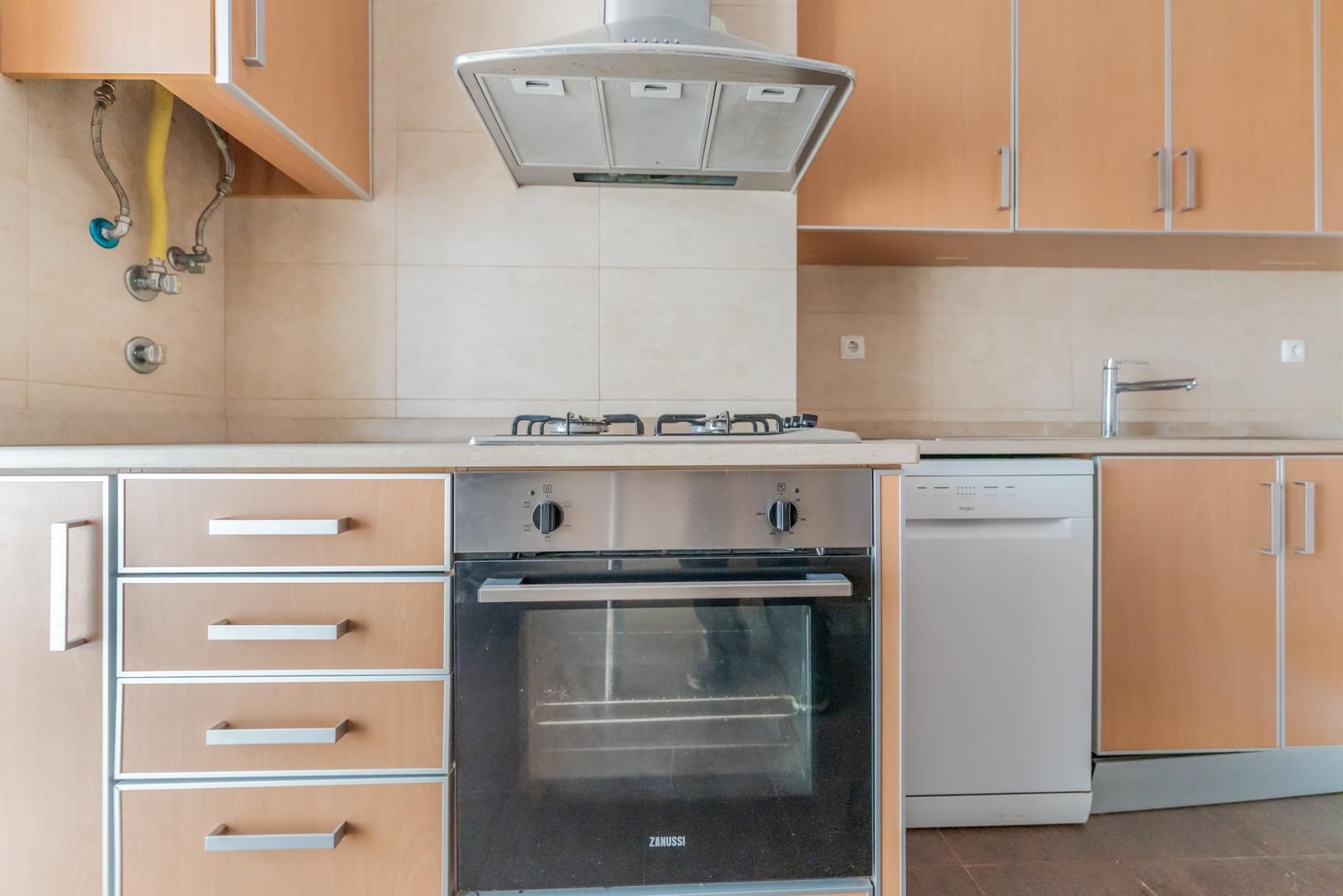 2 Bedroom Apartment with a view, Estrela, Lisboa - Image 21
