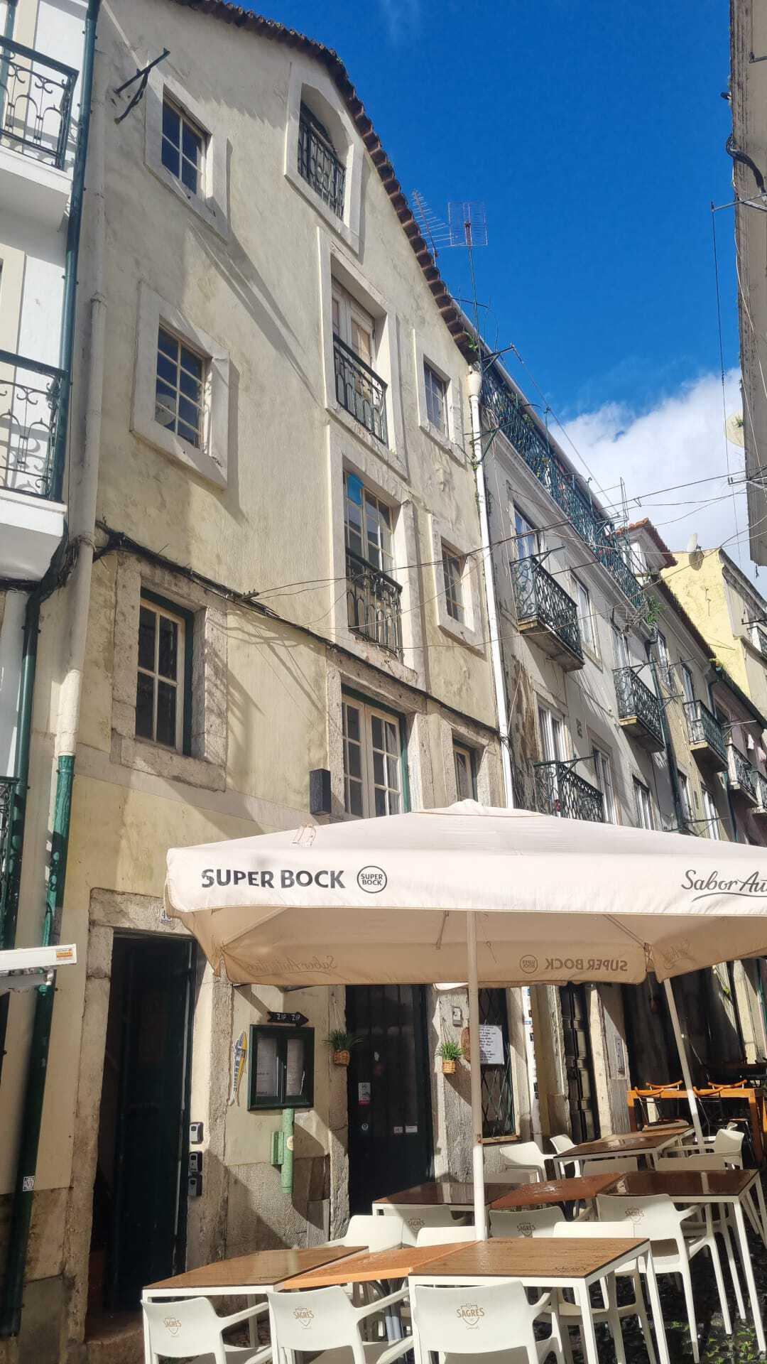 Building, Lisboa - Image 32