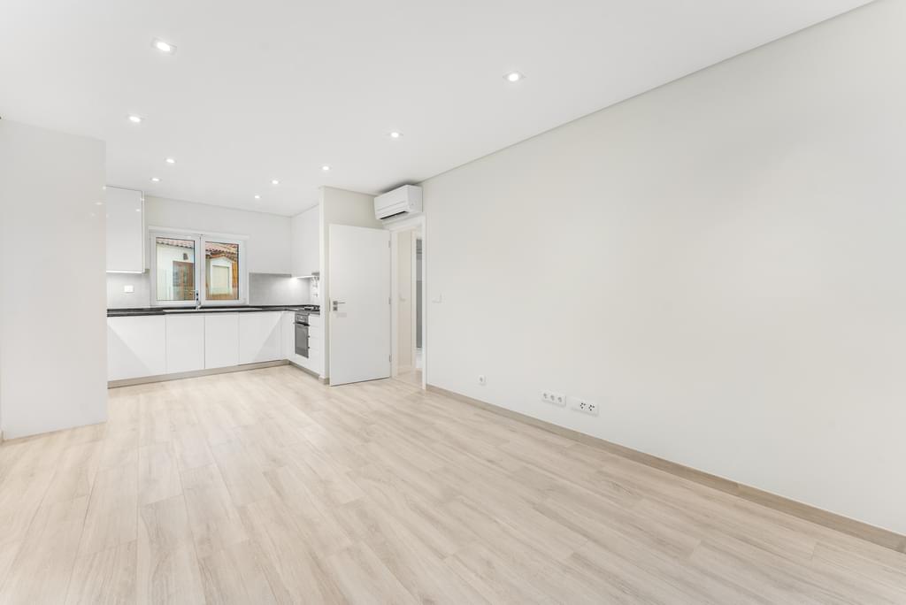 2 Bedroom Apartment in Rua Dra Iracy Doyle 9, Centro Cascais, Cascais 4085046269