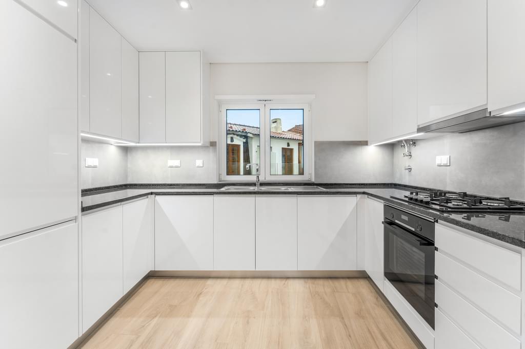 2 Bedroom Apartment in Rua Dra Iracy Doyle 9, Centro Cascais, Cascais 4085046269