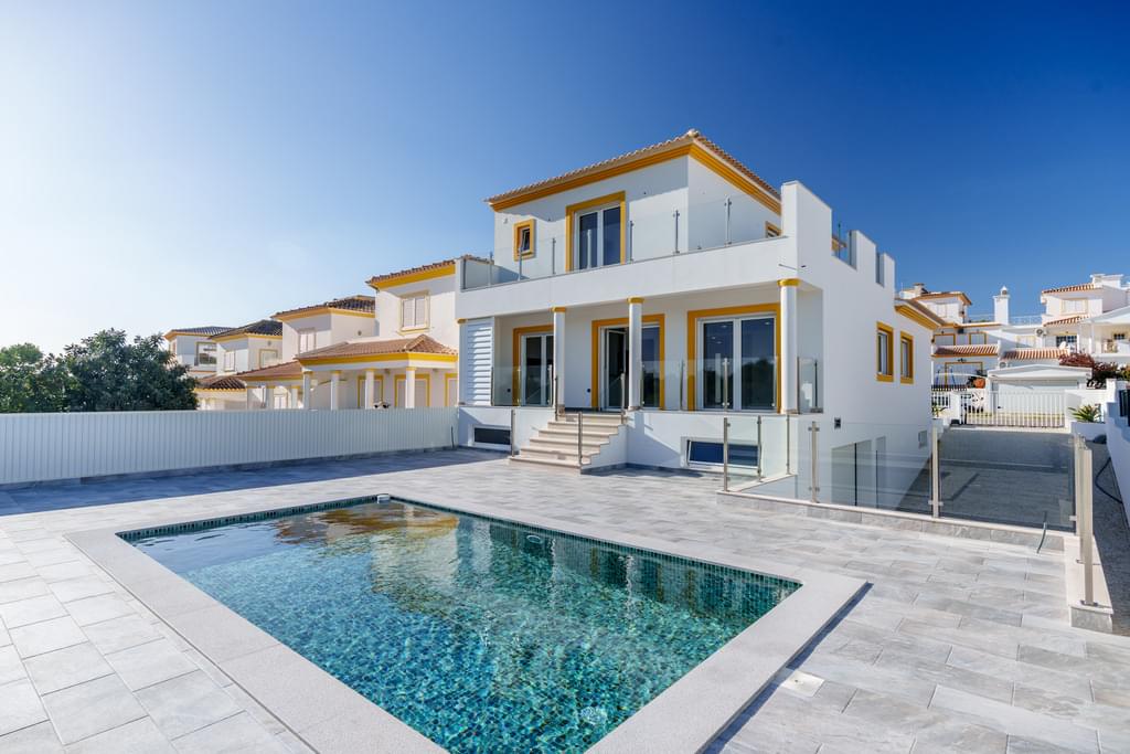 3 Bedroom Semi-detached house with swimming pool, Albufeira 412628815