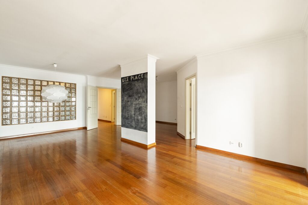 1 Bedroom Apartment with swimming pool, Estoril, Cascais 4251210405