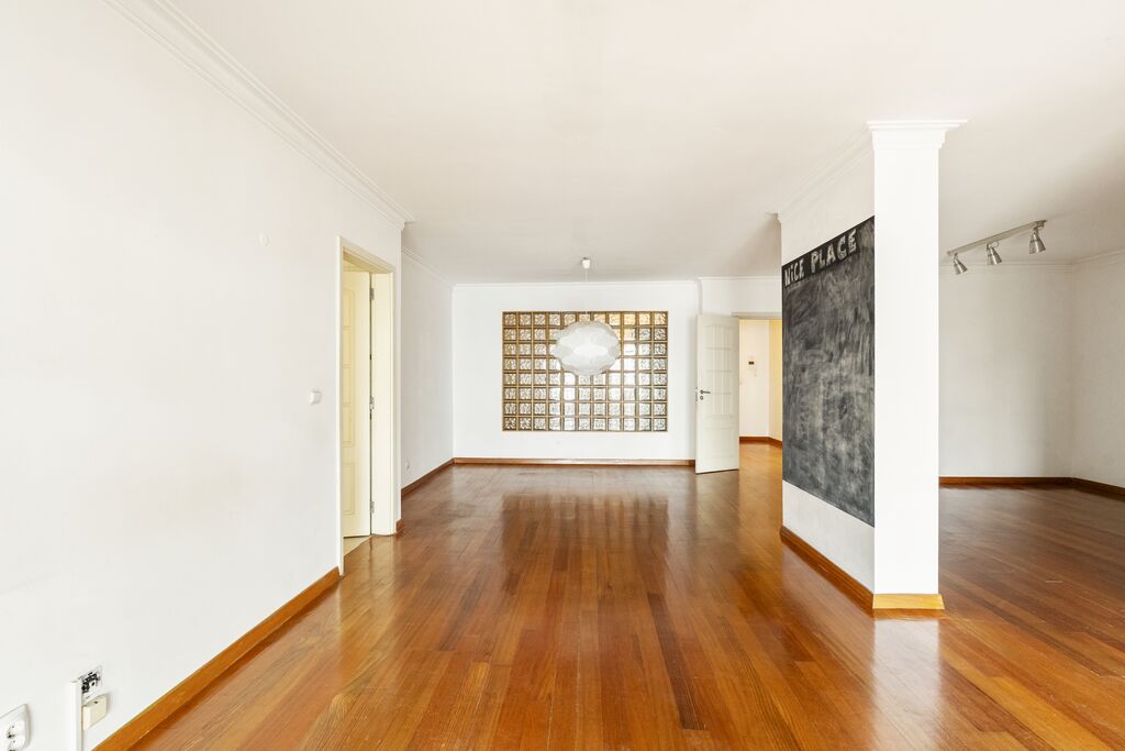 1 Bedroom Apartment with swimming pool, Estoril, Cascais 4251210405
