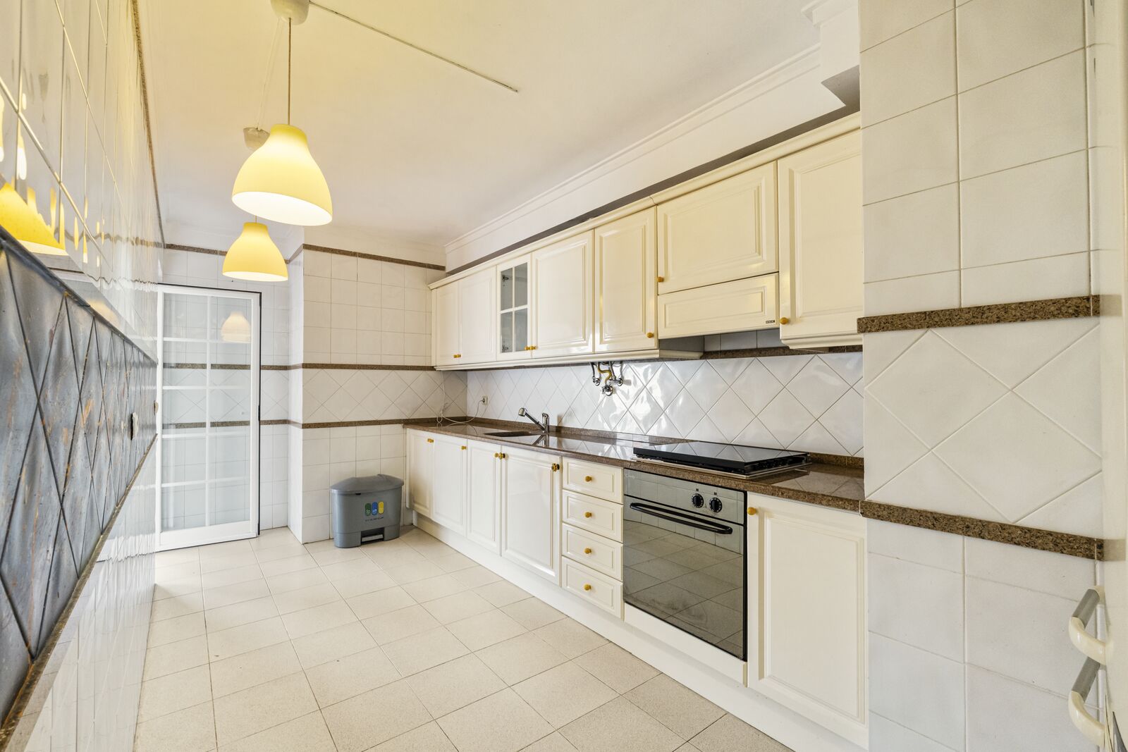 Apartamento T1 + 1 com piscina, Estoril, Cascais - Imagem 18
