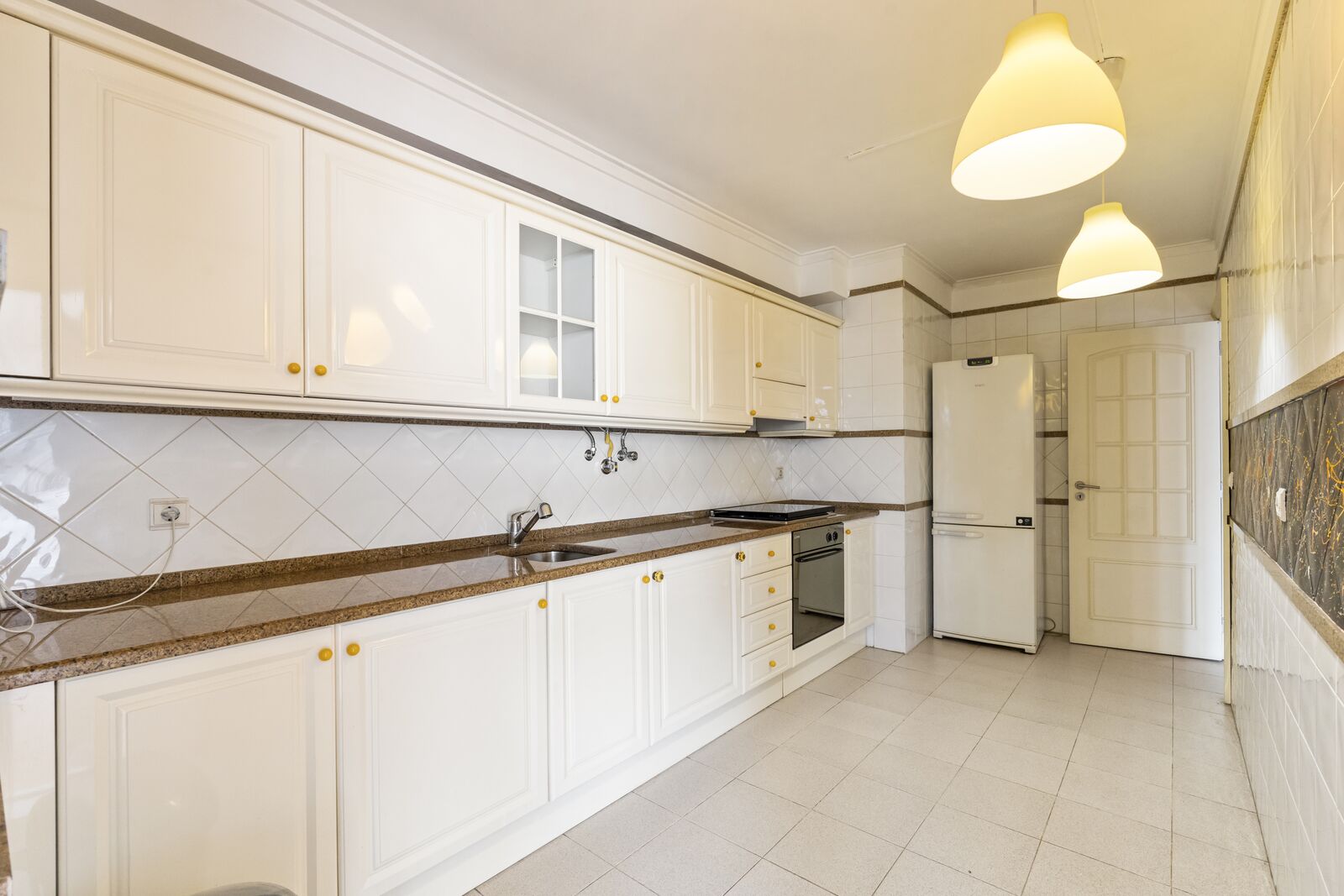 Apartamento T1 + 1 com piscina, Estoril, Cascais - Imagem 16