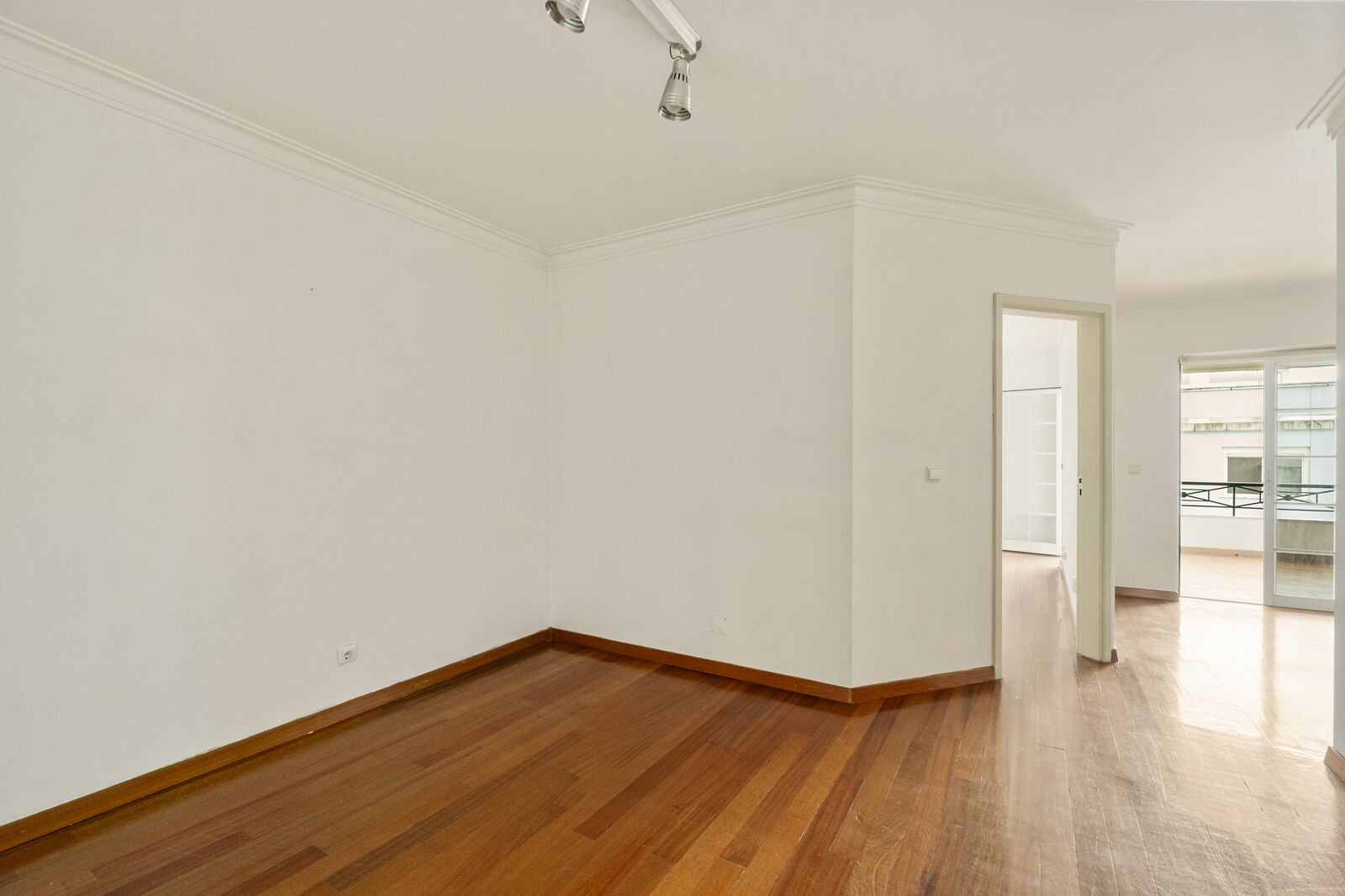 Apartamento T1 + 1 com piscina, Estoril, Cascais - Imagem 4