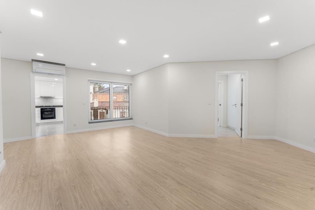 2 Bedroom Apartment in Rua Dra Iracy Doyle 9, Centro Cascais, Cascais 1961869985