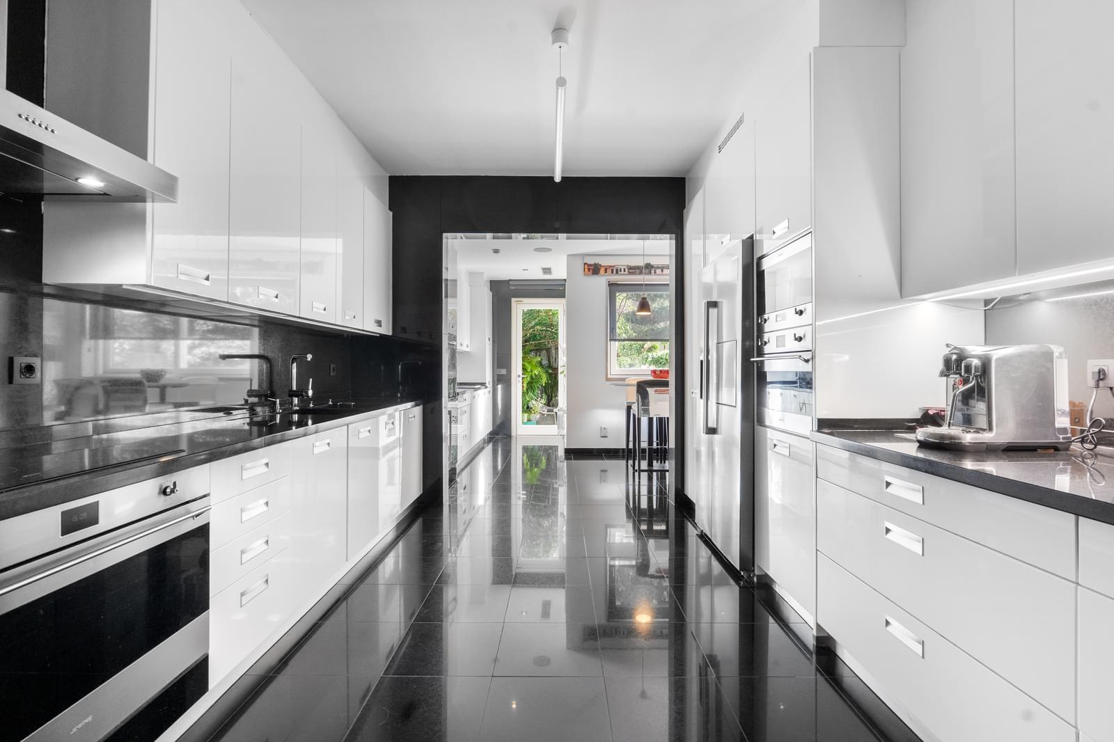 7 Bedroom Villa/Townhouse's Image 15