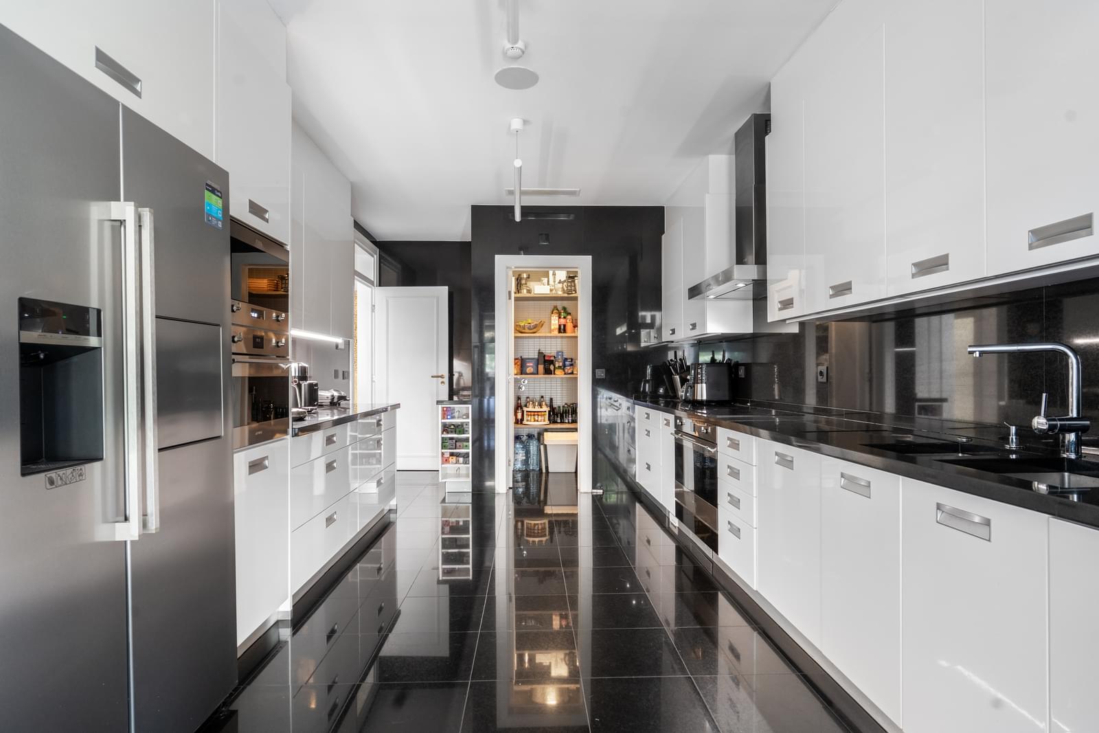 7 Bedroom Villa/Townhouse's Image 14