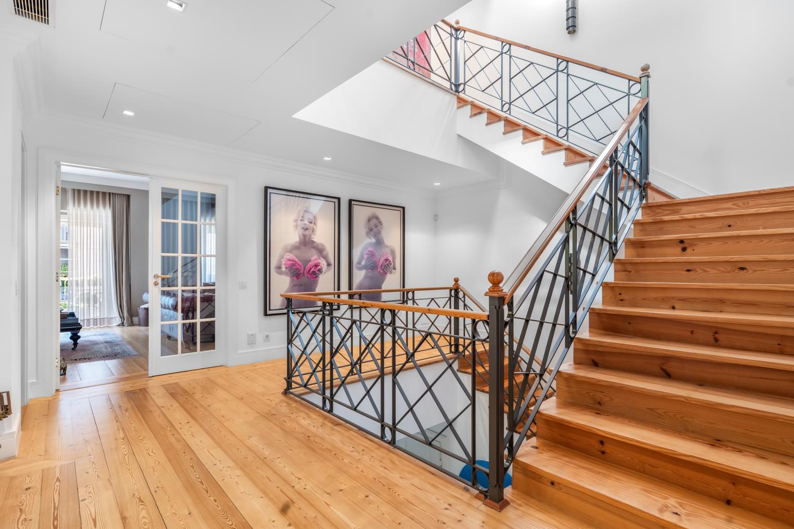 7 Bedroom Villa/Townhouse's Image 4